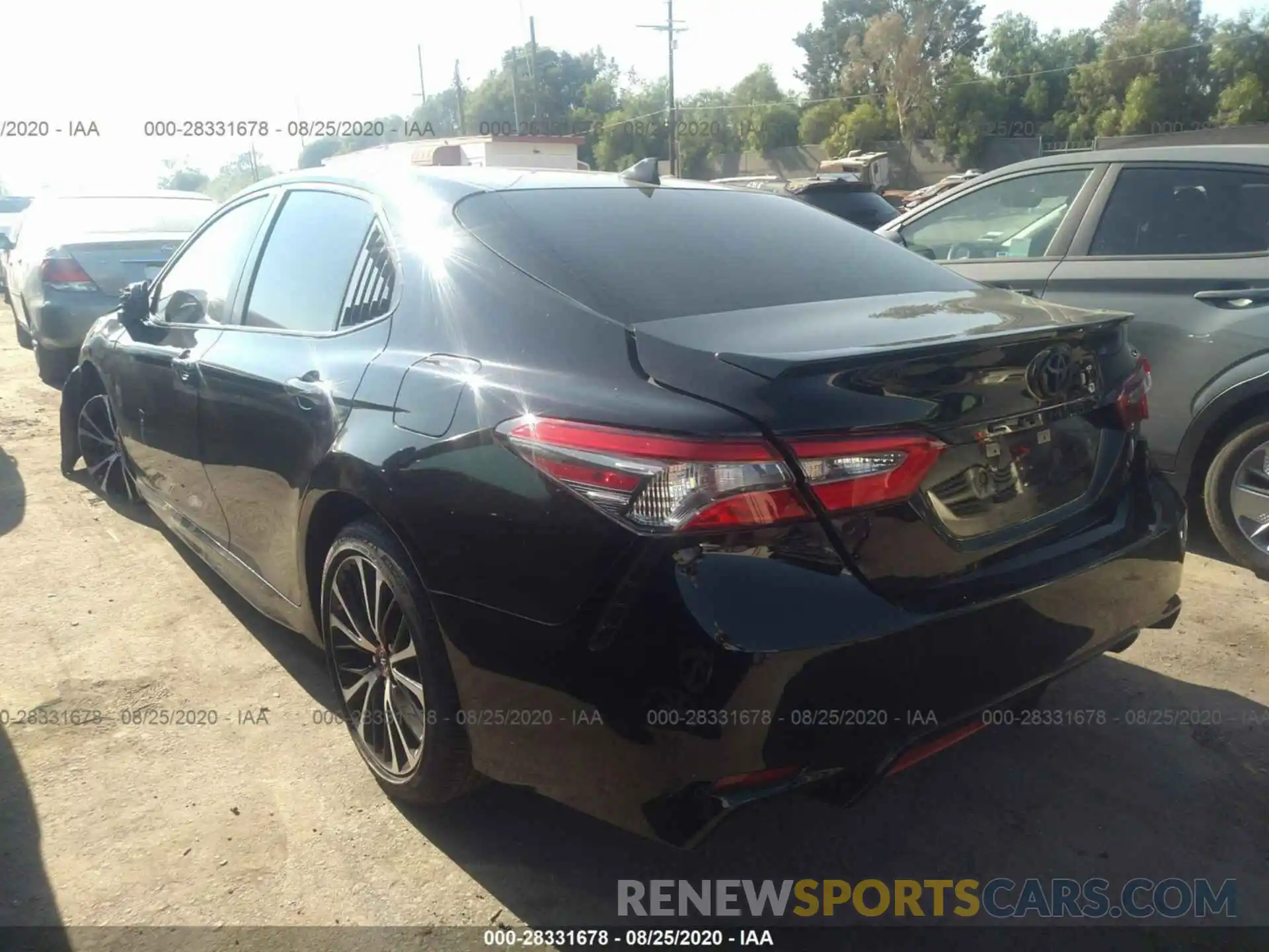 3 Photograph of a damaged car 4T1B11HK5KU691583 TOYOTA CAMRY 2019