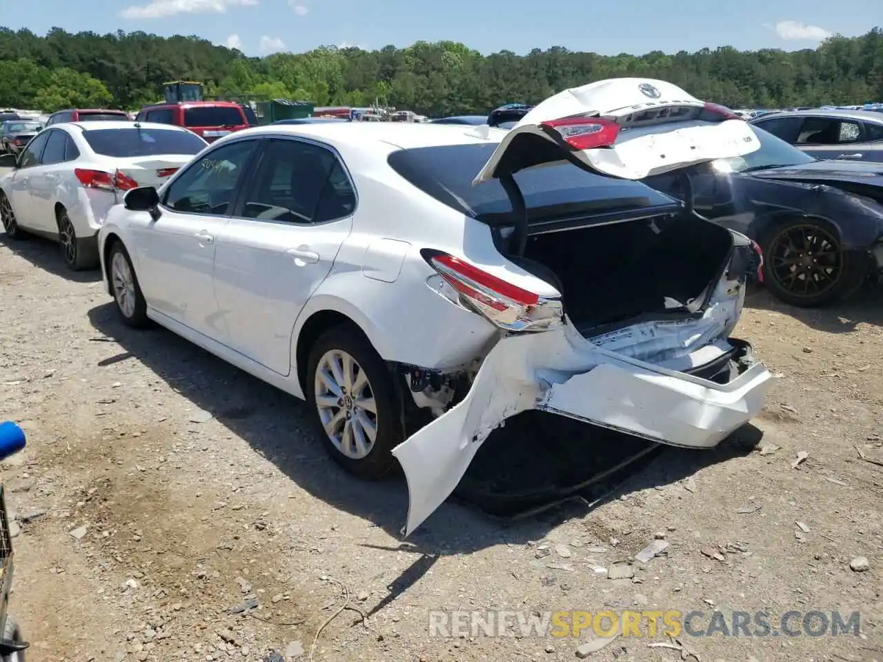 3 Photograph of a damaged car 4T1B11HK5KU693298 TOYOTA CAMRY 2019