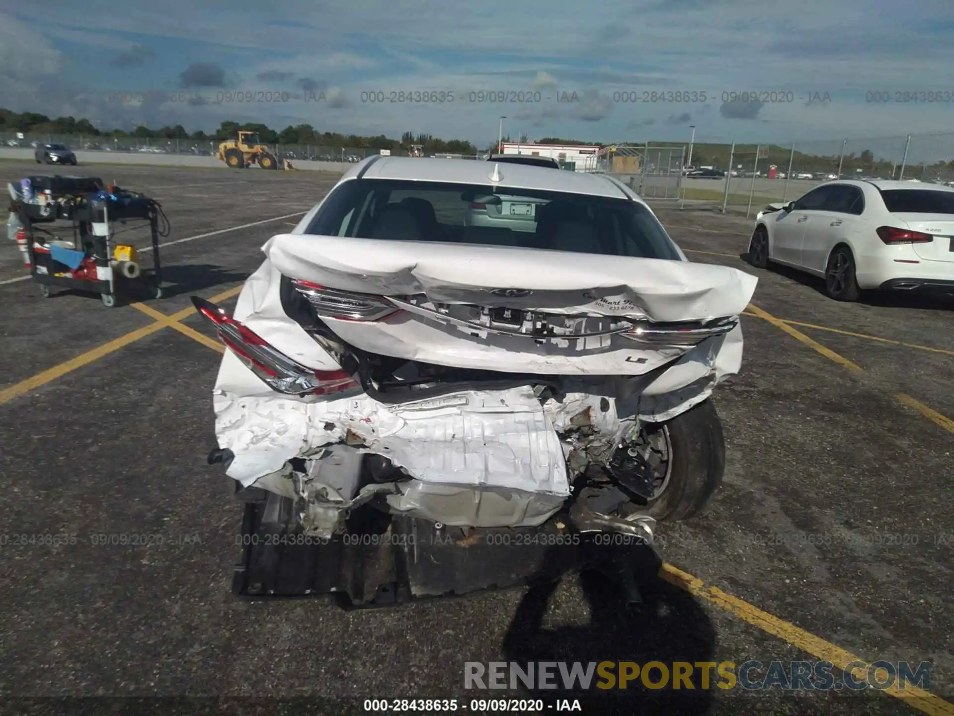 6 Photograph of a damaged car 4T1B11HK5KU695424 TOYOTA CAMRY 2019