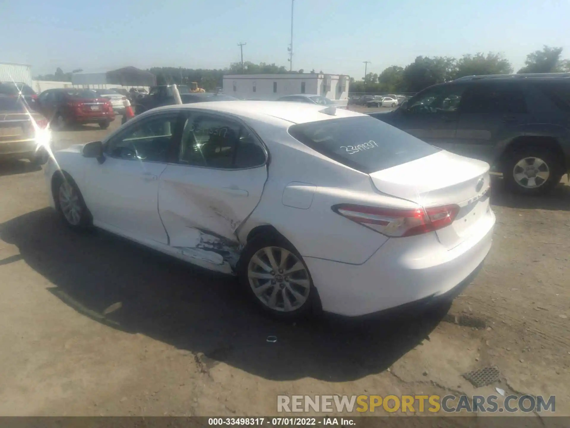 3 Photograph of a damaged car 4T1B11HK5KU696461 TOYOTA CAMRY 2019