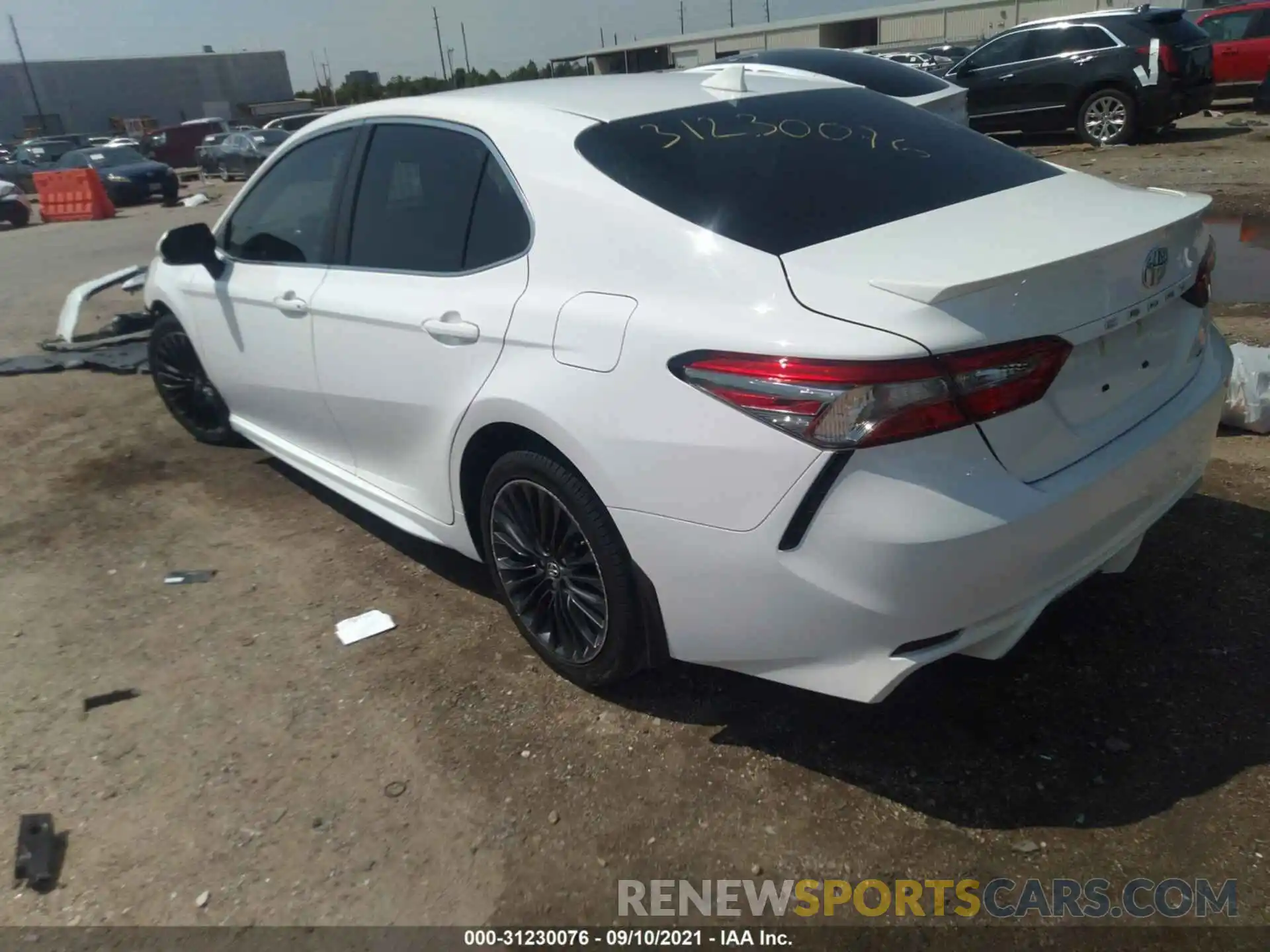 3 Photograph of a damaged car 4T1B11HK5KU696749 TOYOTA CAMRY 2019