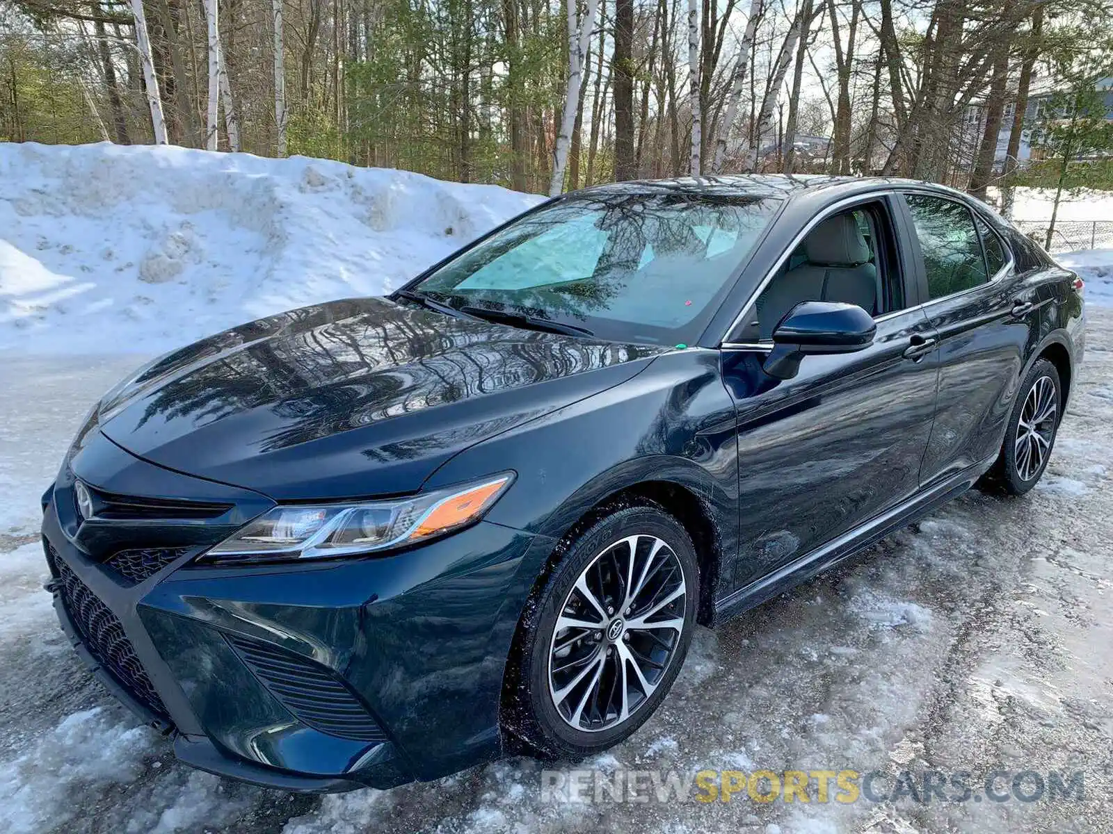 2 Photograph of a damaged car 4T1B11HK5KU696752 TOYOTA CAMRY 2019