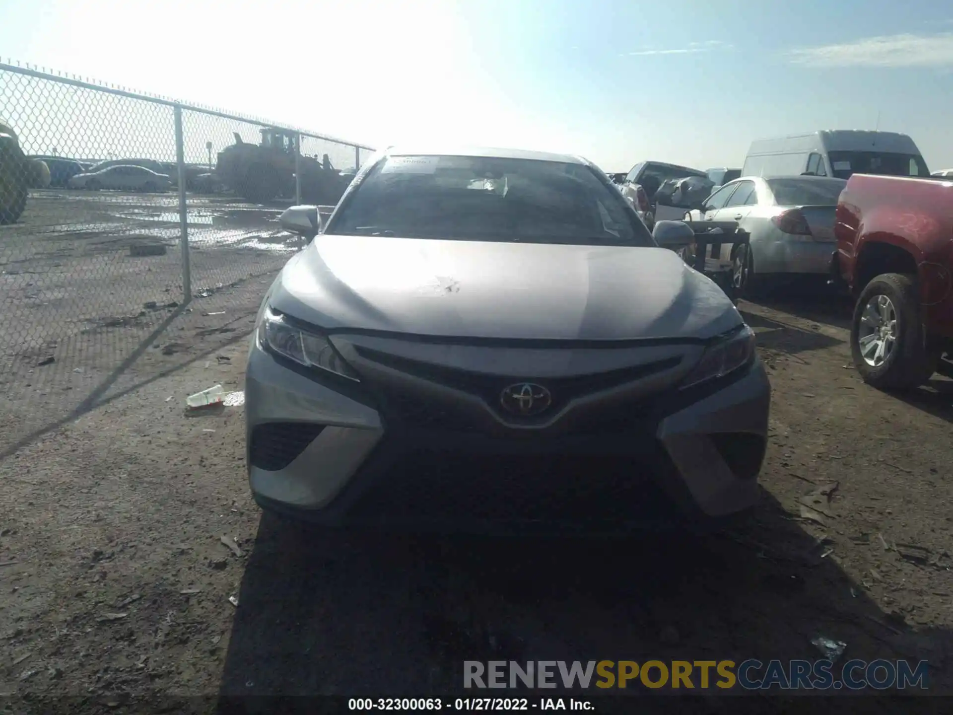 6 Photograph of a damaged car 4T1B11HK5KU697335 TOYOTA CAMRY 2019