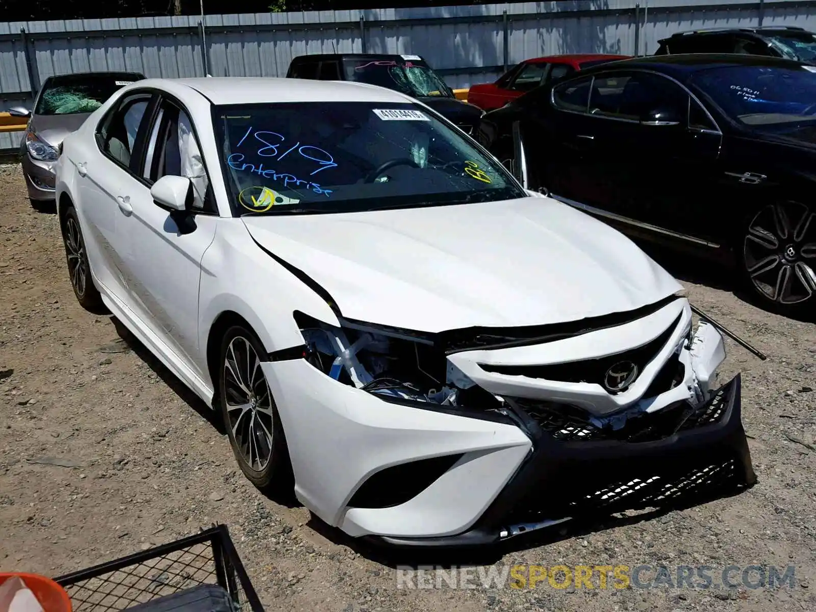 1 Photograph of a damaged car 4T1B11HK5KU697397 TOYOTA CAMRY 2019