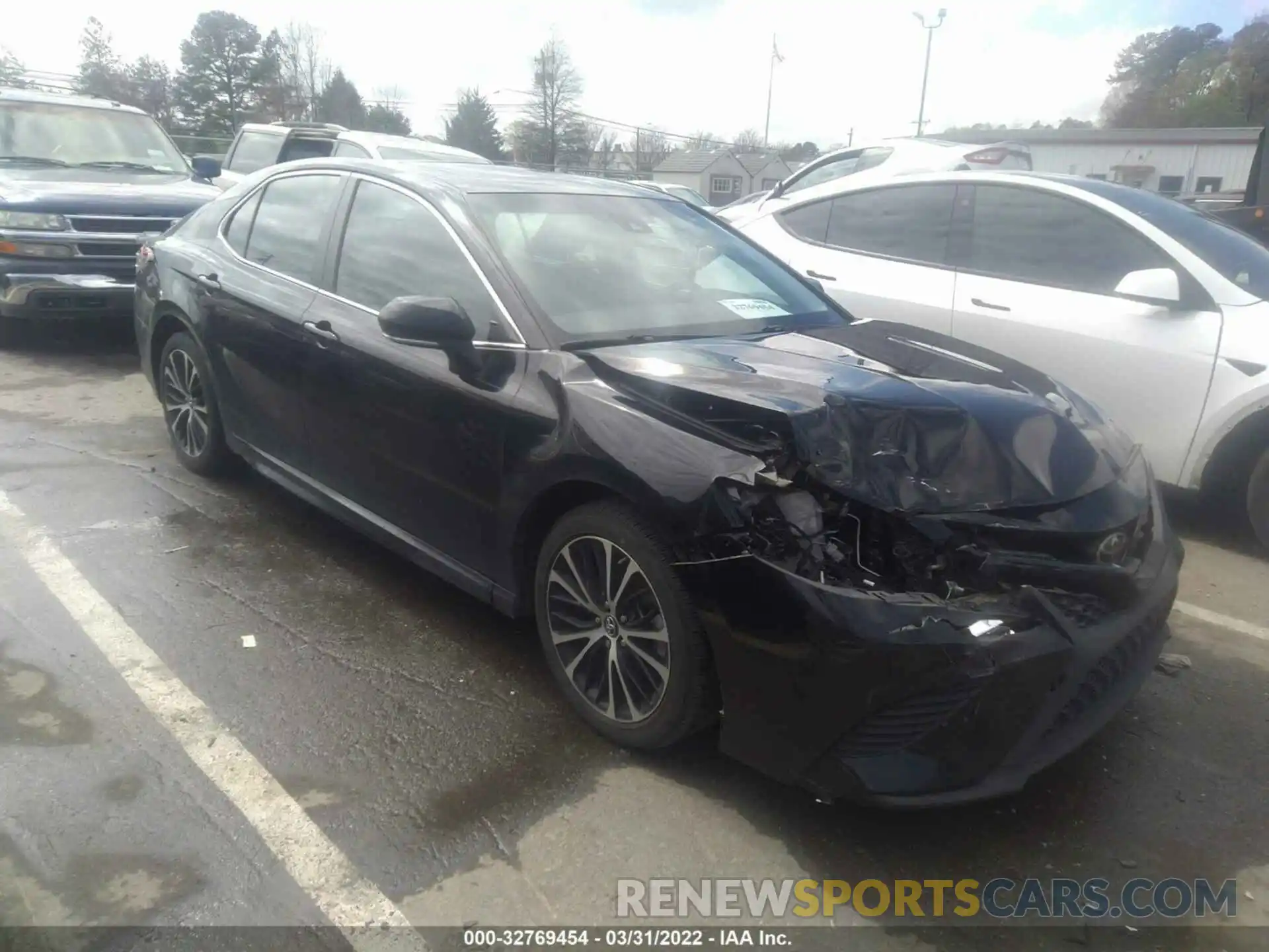 1 Photograph of a damaged car 4T1B11HK5KU698615 TOYOTA CAMRY 2019