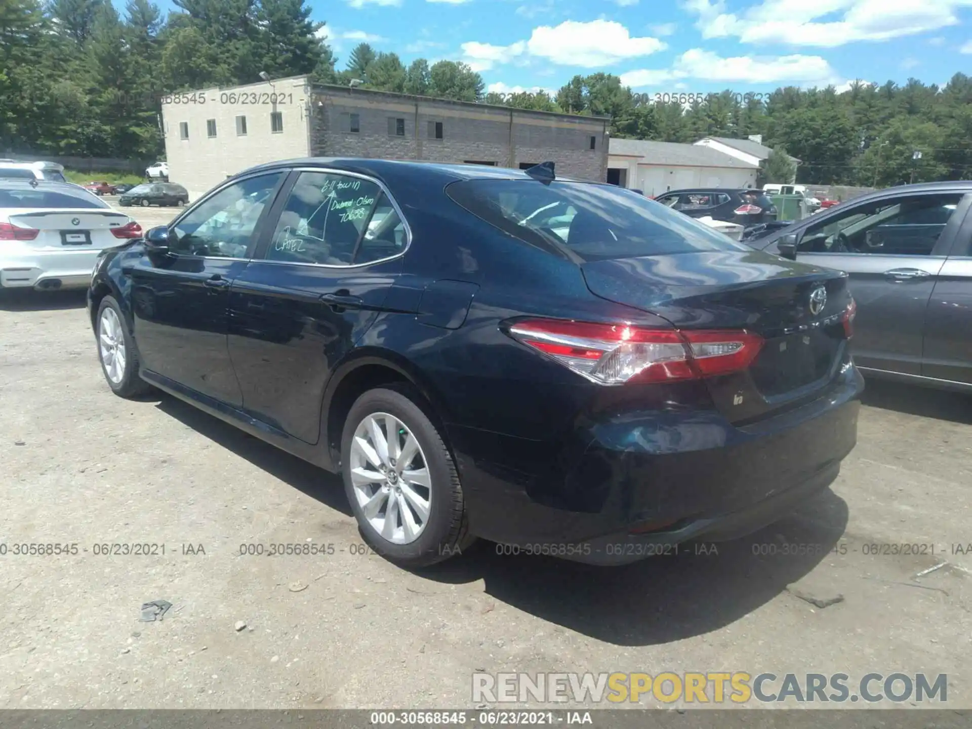 3 Photograph of a damaged car 4T1B11HK5KU698873 TOYOTA CAMRY 2019