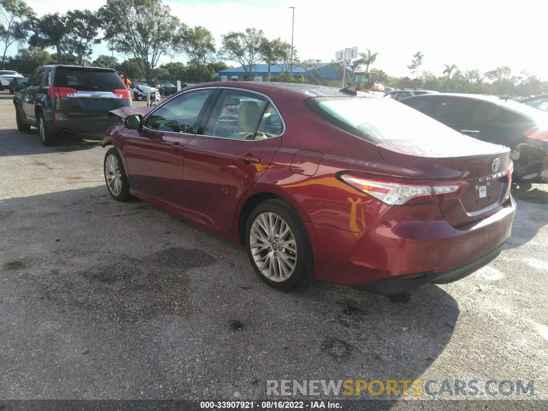 3 Photograph of a damaged car 4T1B11HK5KU699182 TOYOTA CAMRY 2019