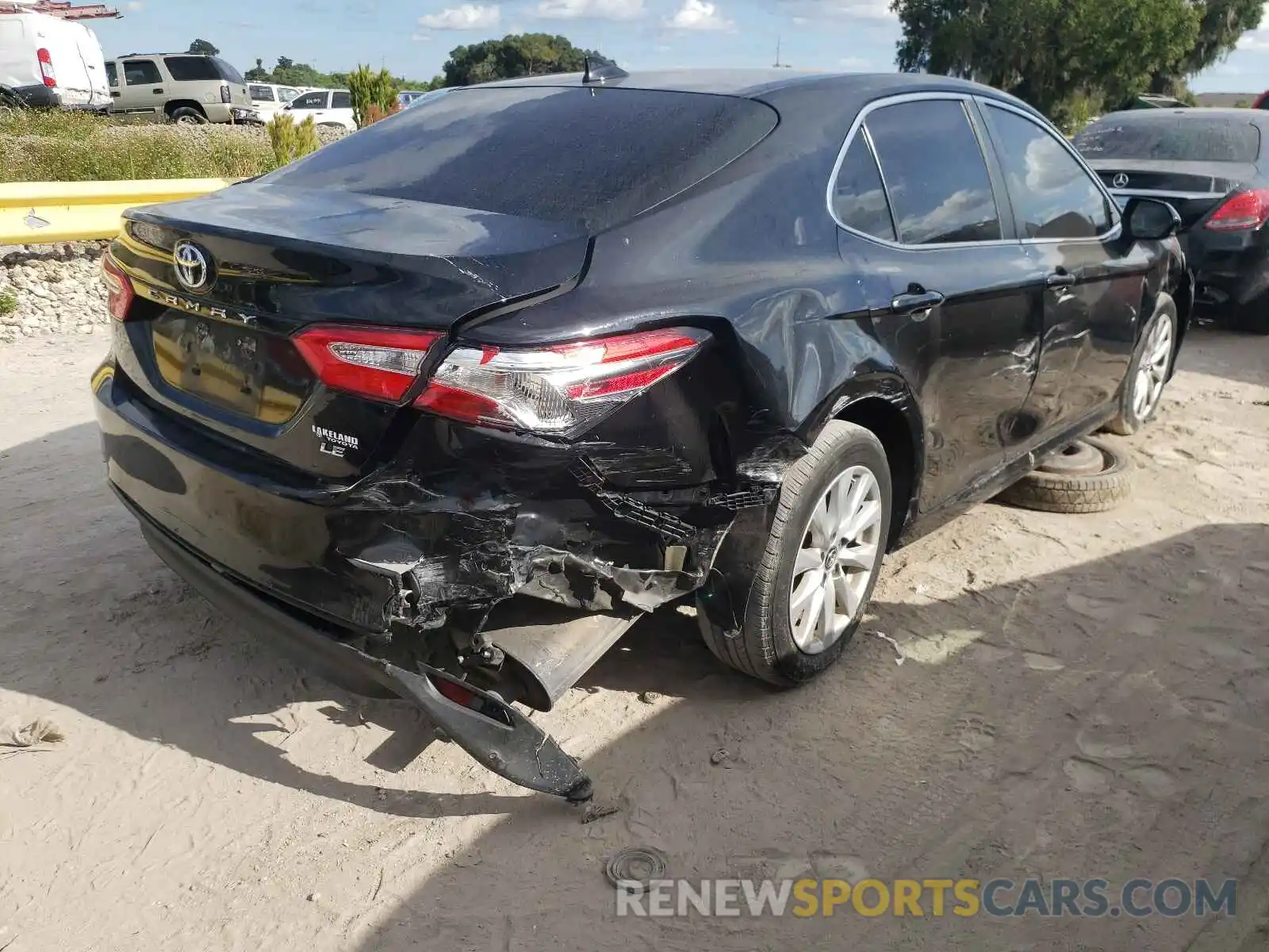 4 Photograph of a damaged car 4T1B11HK5KU700279 TOYOTA CAMRY 2019