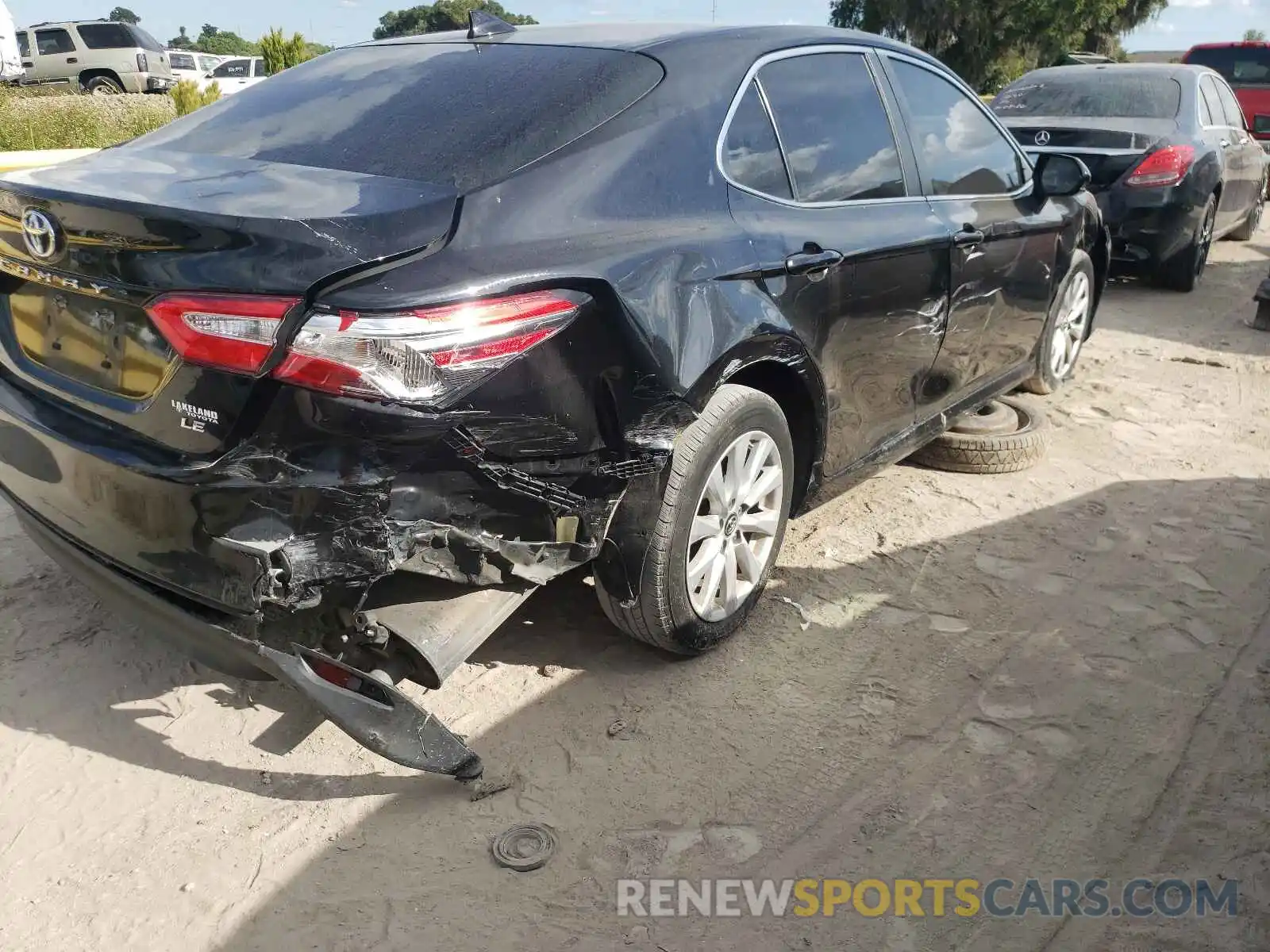 9 Photograph of a damaged car 4T1B11HK5KU700279 TOYOTA CAMRY 2019