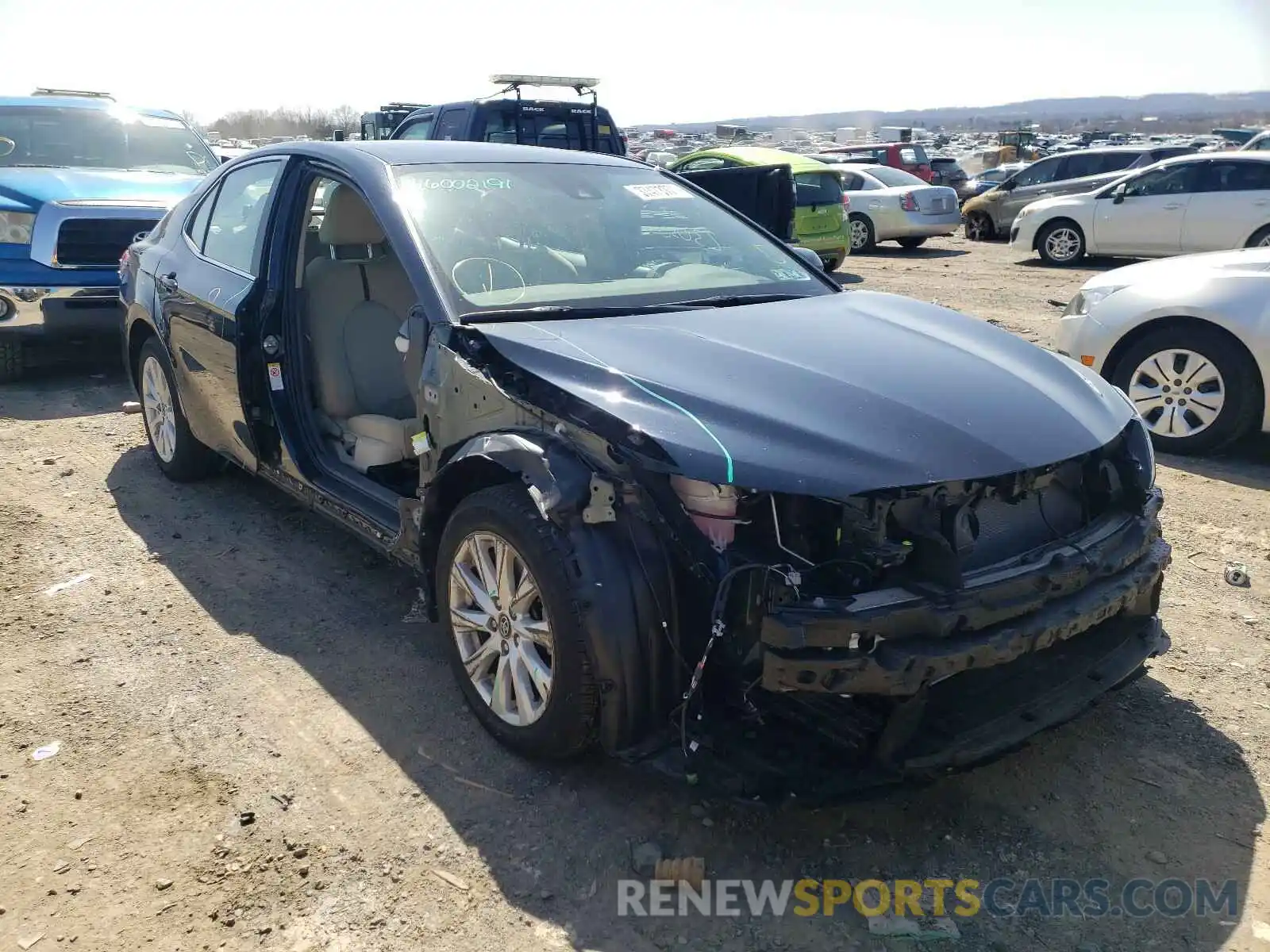 1 Photograph of a damaged car 4T1B11HK5KU700914 TOYOTA CAMRY 2019