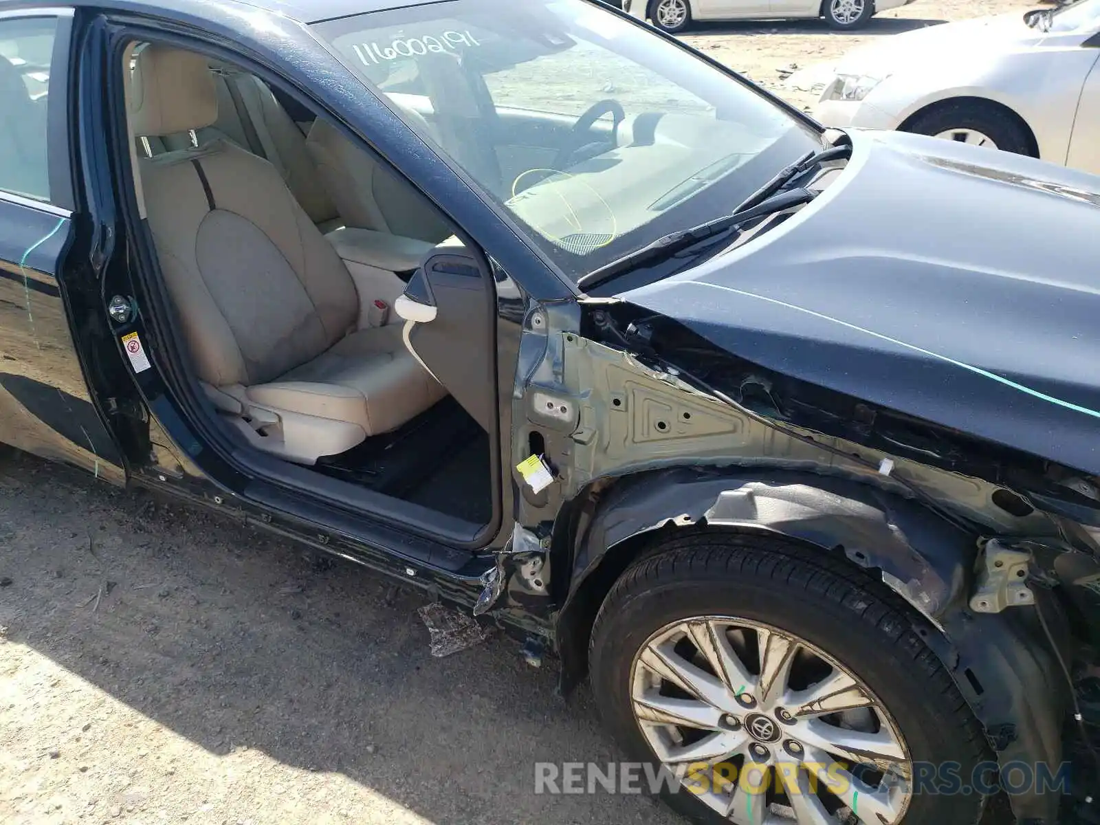 9 Photograph of a damaged car 4T1B11HK5KU700914 TOYOTA CAMRY 2019