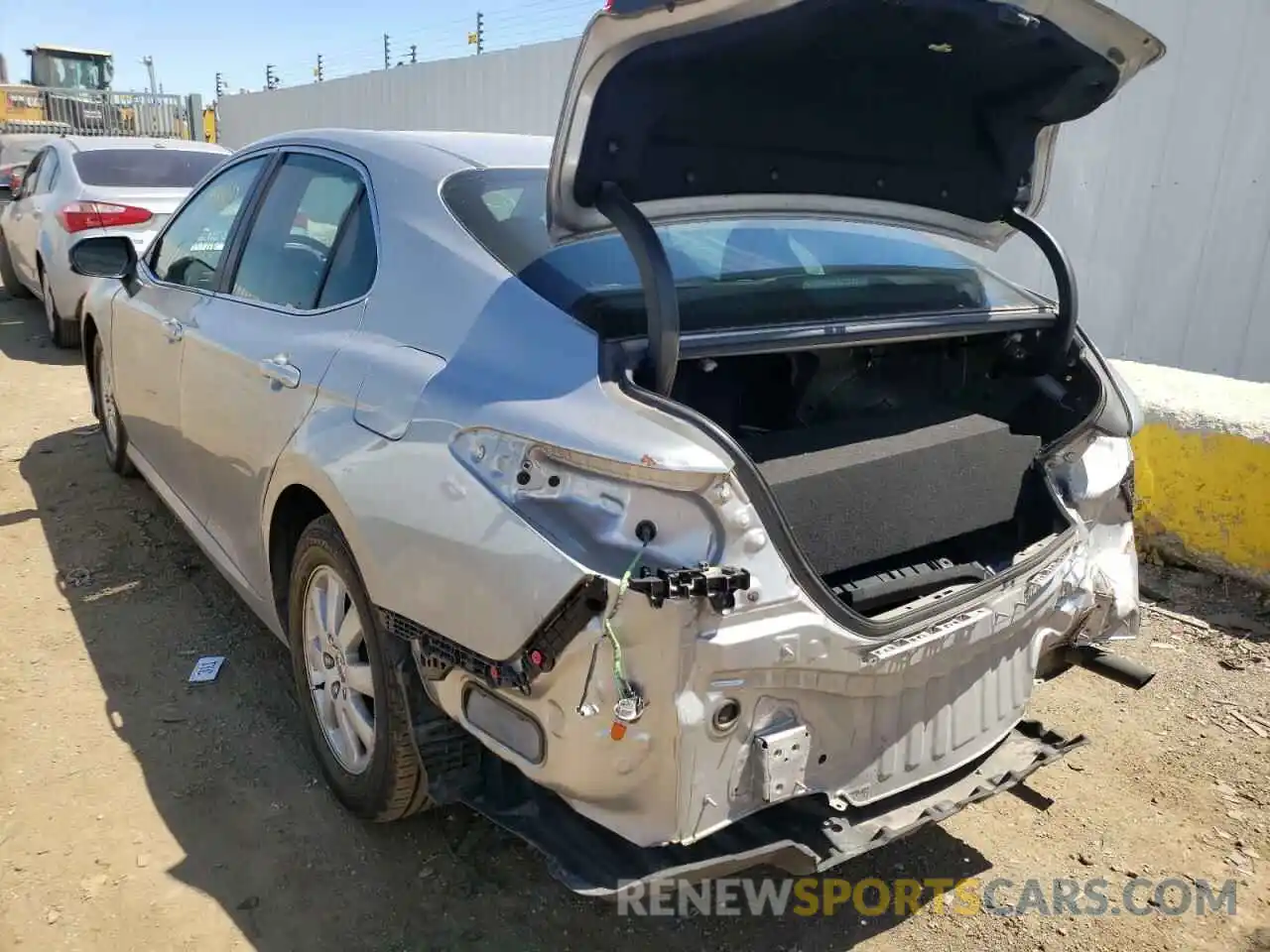 3 Photograph of a damaged car 4T1B11HK5KU701416 TOYOTA CAMRY 2019