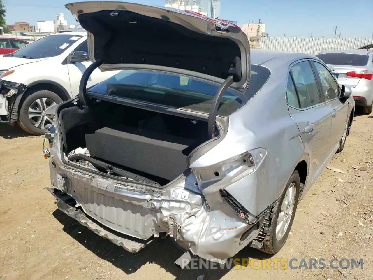 4 Фотография поврежденного автомобиля 4T1B11HK5KU701416 TOYOTA CAMRY 2019