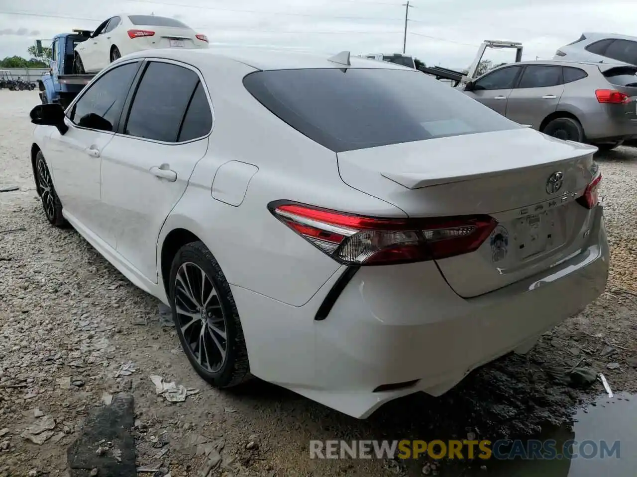 3 Photograph of a damaged car 4T1B11HK5KU701951 TOYOTA CAMRY 2019