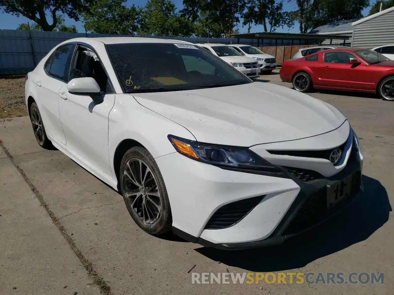 1 Photograph of a damaged car 4T1B11HK5KU702727 TOYOTA CAMRY 2019