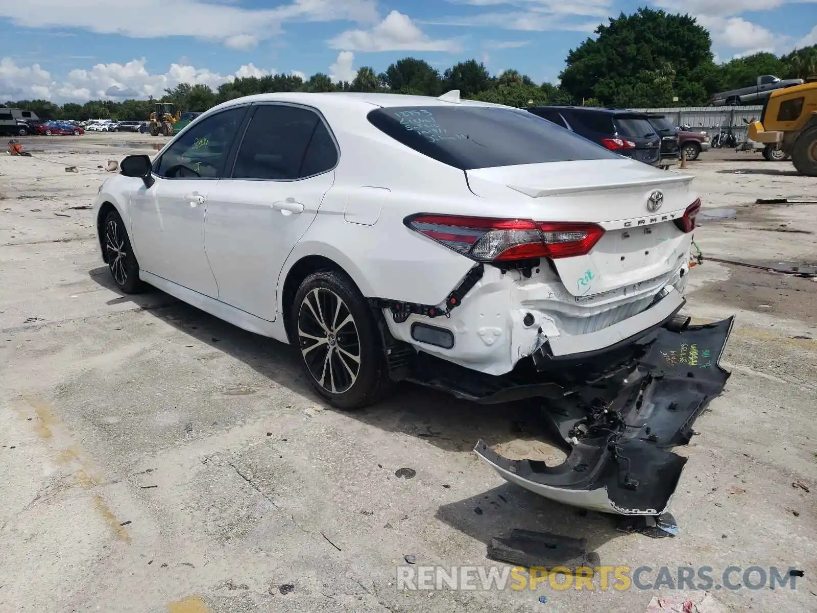 3 Photograph of a damaged car 4T1B11HK5KU704042 TOYOTA CAMRY 2019