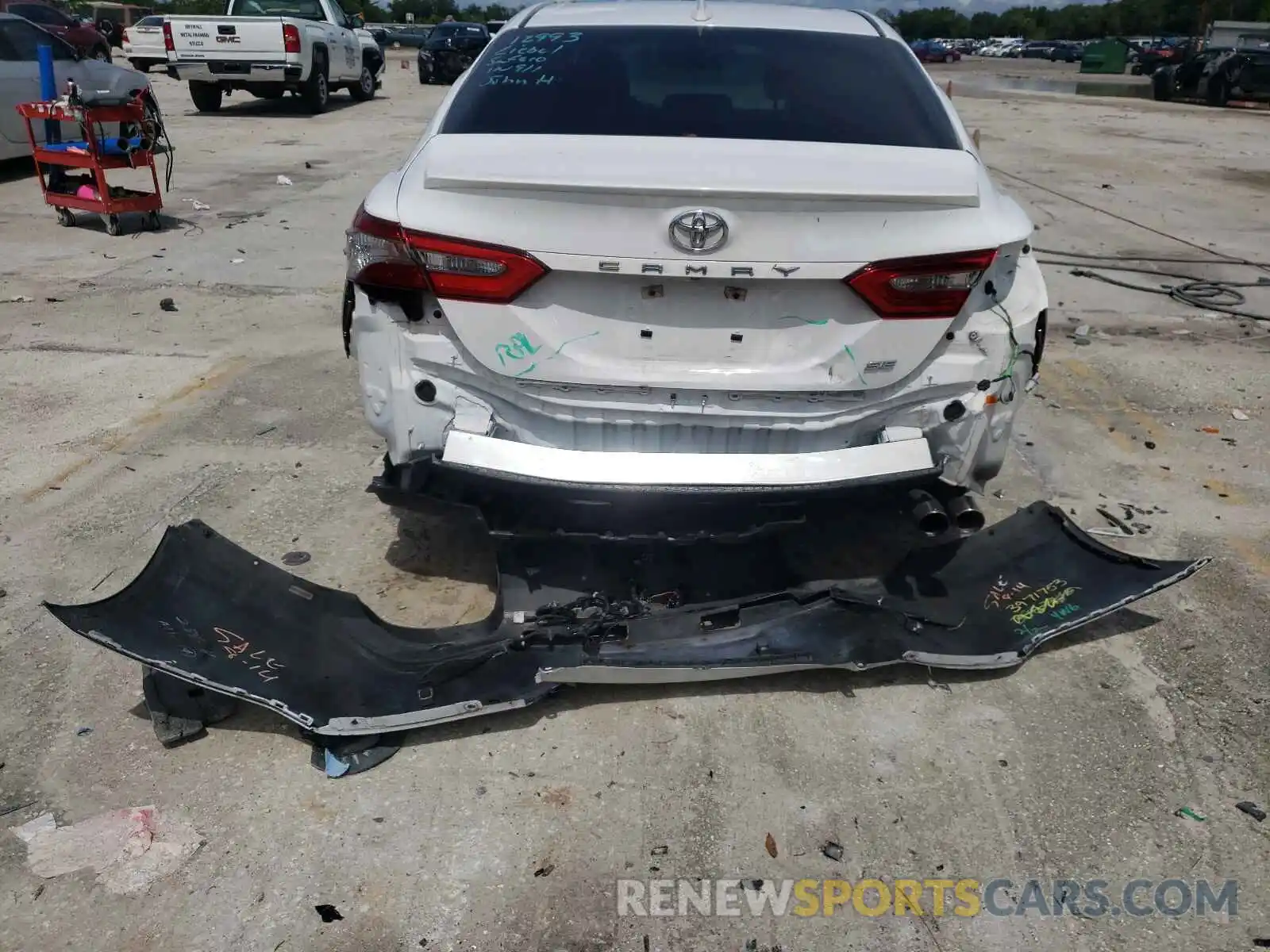 9 Photograph of a damaged car 4T1B11HK5KU704042 TOYOTA CAMRY 2019