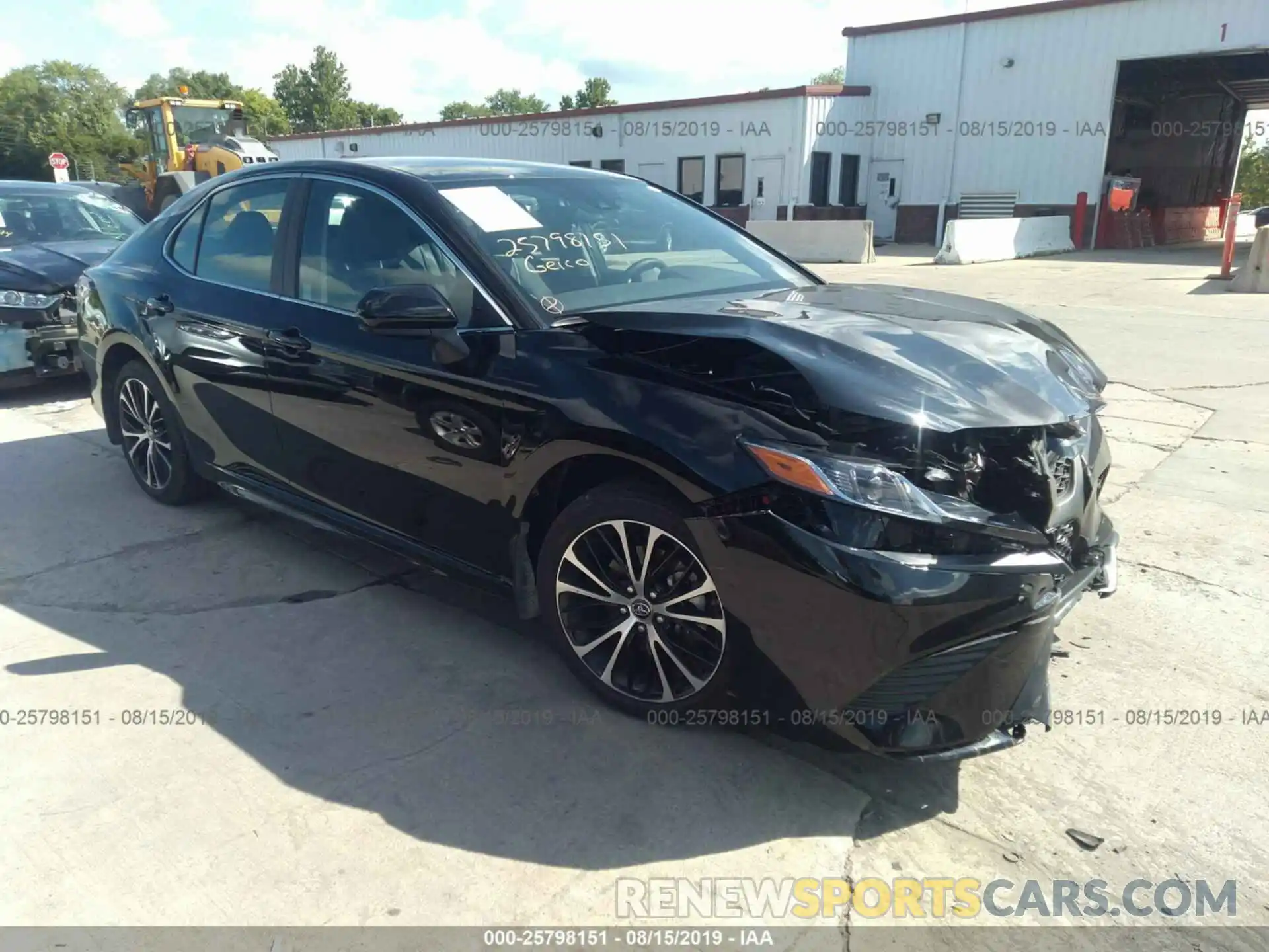 1 Photograph of a damaged car 4T1B11HK5KU704087 TOYOTA CAMRY 2019