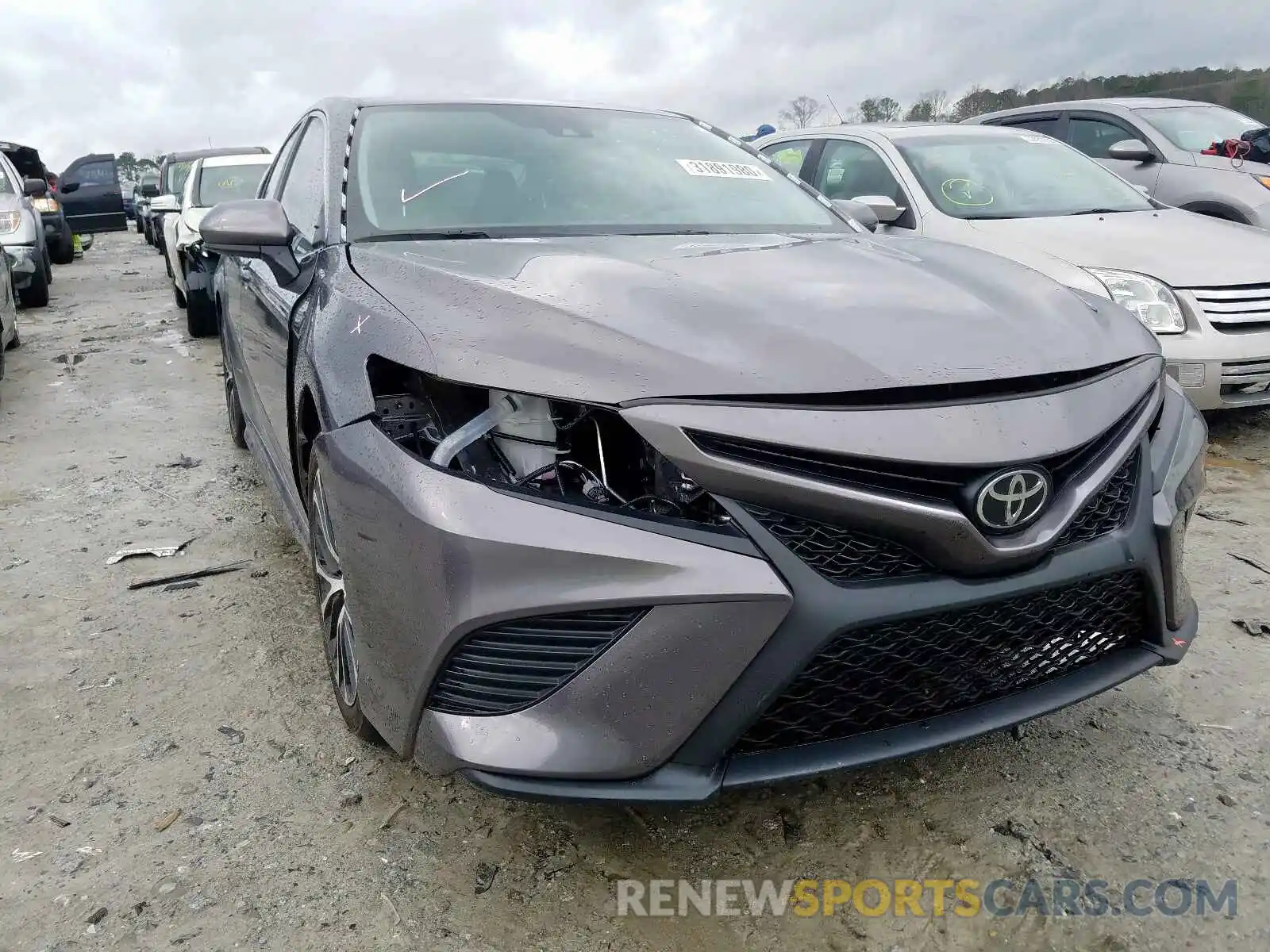 1 Photograph of a damaged car 4T1B11HK5KU704445 TOYOTA CAMRY 2019