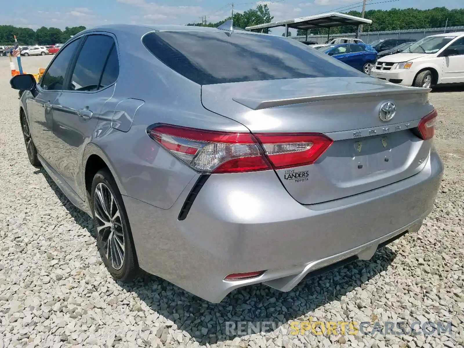 3 Photograph of a damaged car 4T1B11HK5KU706812 TOYOTA CAMRY 2019