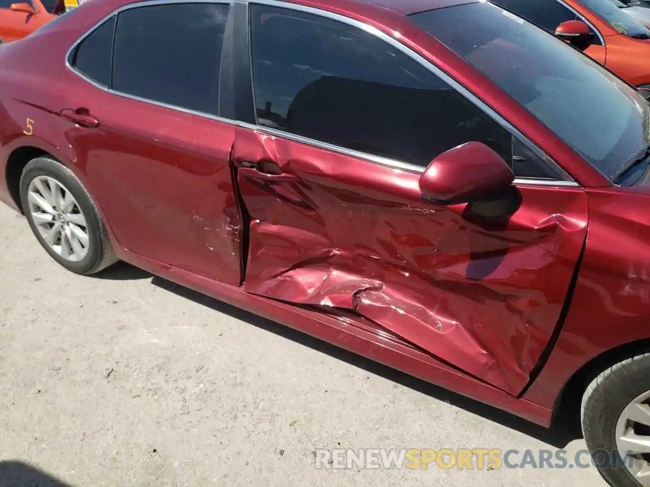 9 Photograph of a damaged car 4T1B11HK5KU708396 TOYOTA CAMRY 2019