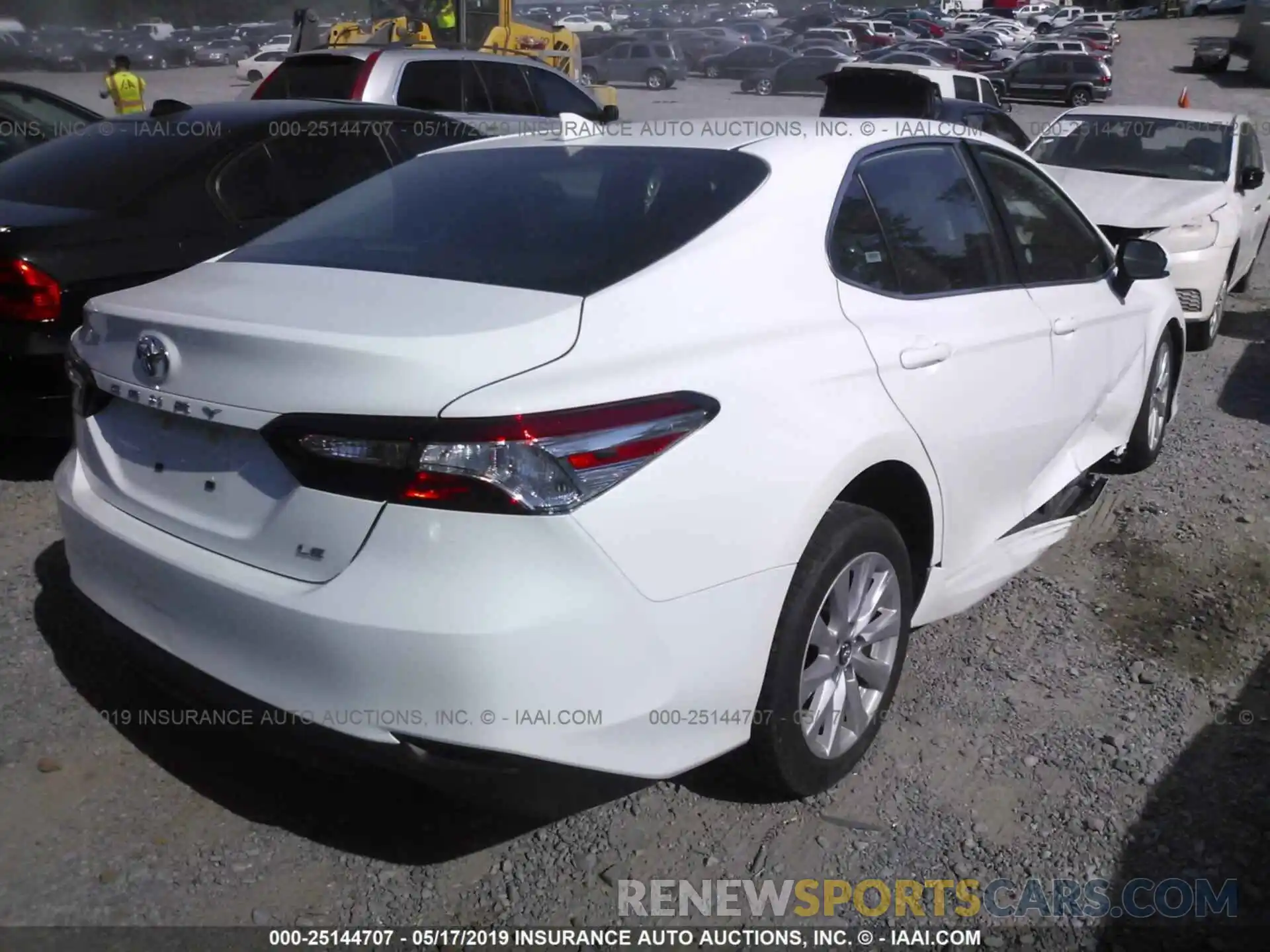 4 Photograph of a damaged car 4T1B11HK5KU709113 TOYOTA CAMRY 2019