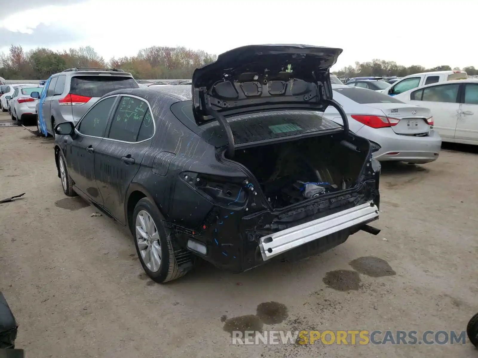 3 Photograph of a damaged car 4T1B11HK5KU710438 TOYOTA CAMRY 2019