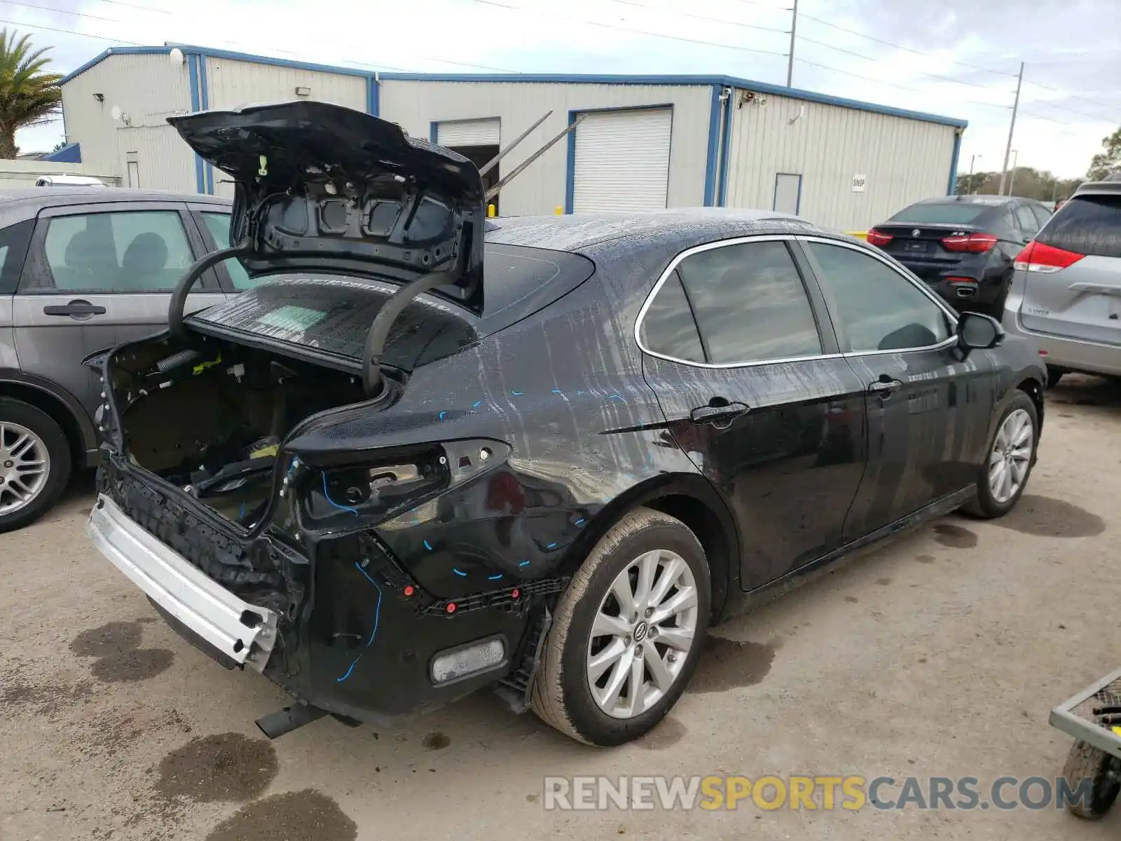 4 Фотография поврежденного автомобиля 4T1B11HK5KU710438 TOYOTA CAMRY 2019