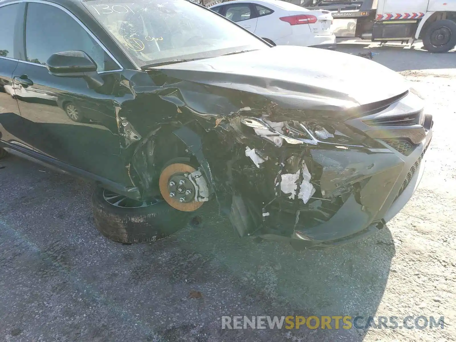 9 Photograph of a damaged car 4T1B11HK5KU711301 TOYOTA CAMRY 2019