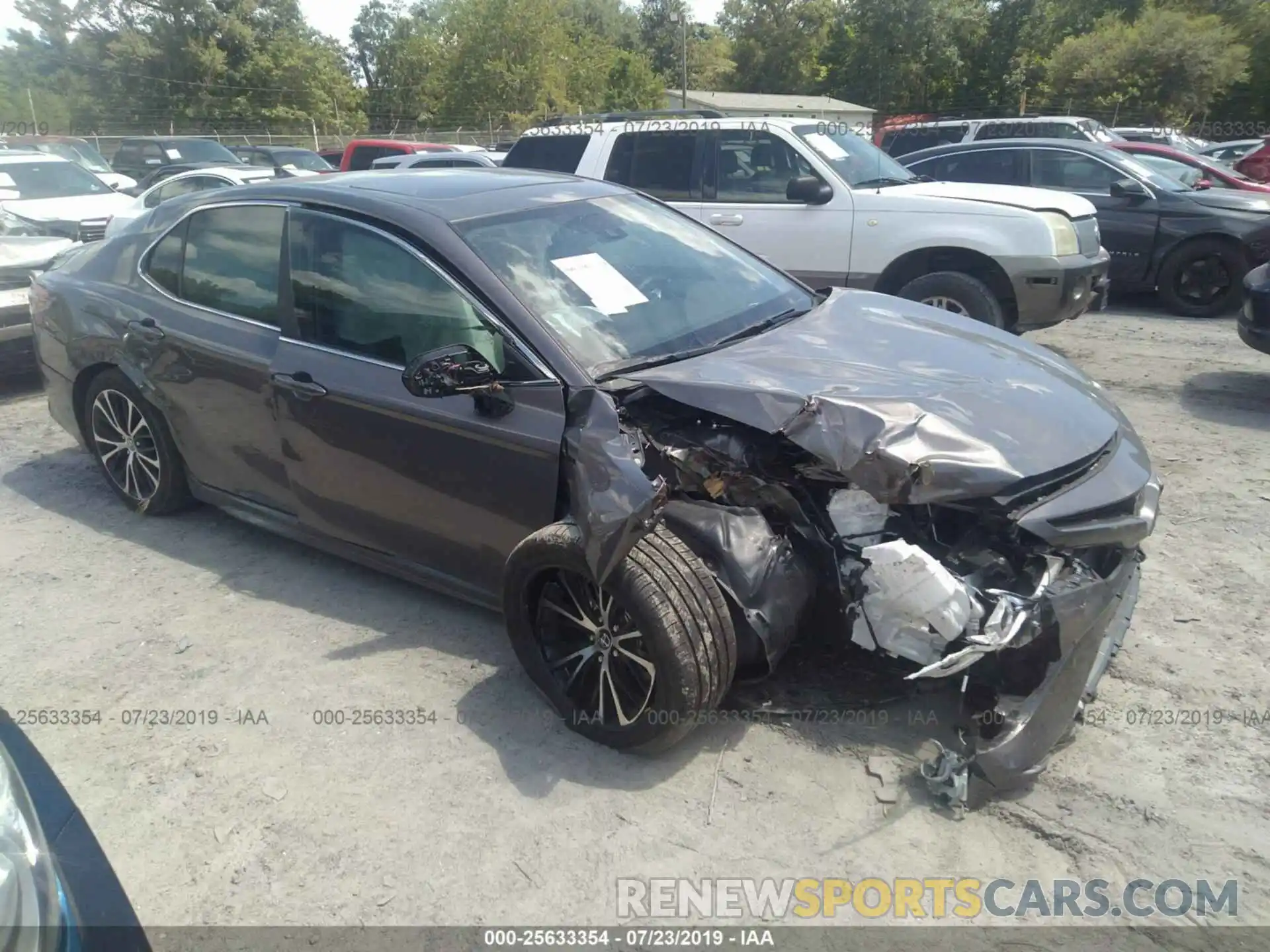 1 Photograph of a damaged car 4T1B11HK5KU713243 TOYOTA CAMRY 2019