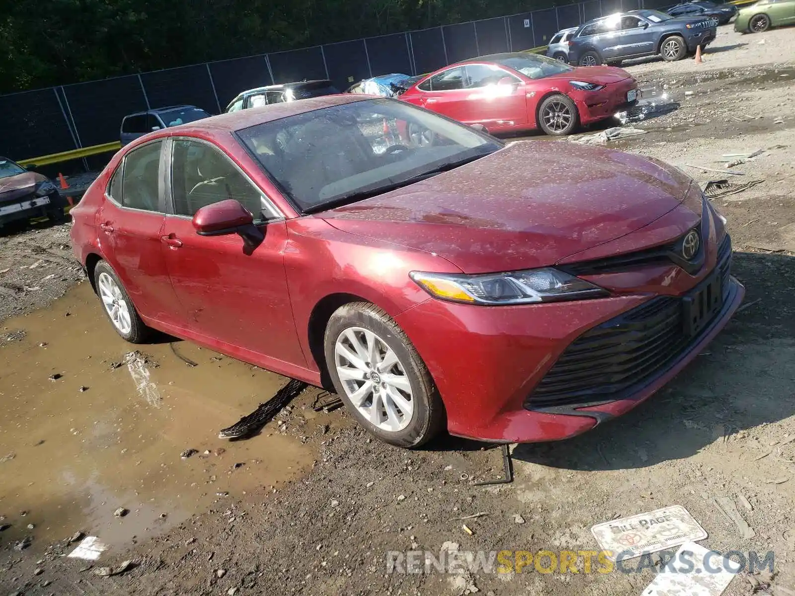 1 Photograph of a damaged car 4T1B11HK5KU714120 TOYOTA CAMRY 2019