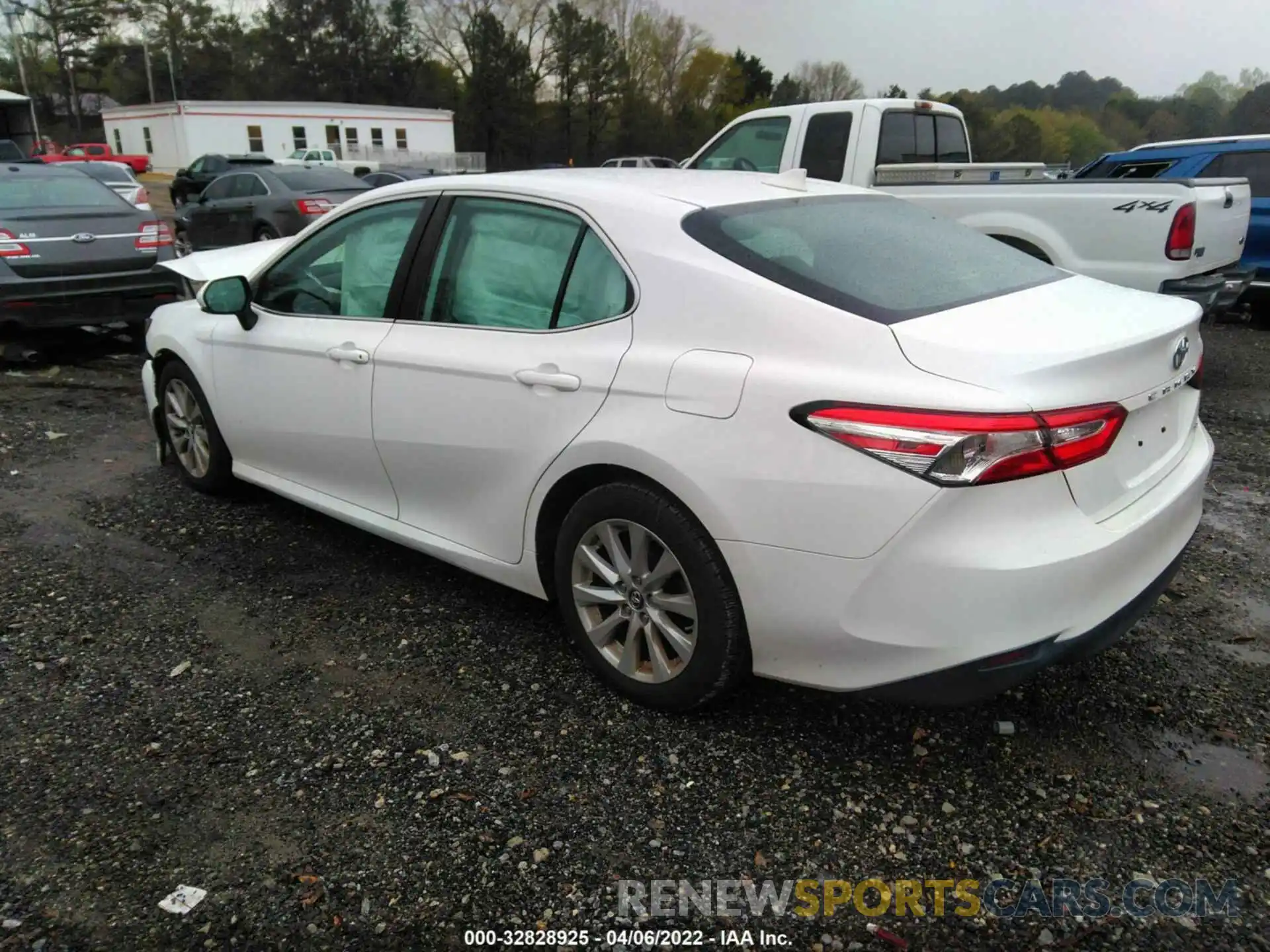 3 Photograph of a damaged car 4T1B11HK5KU716188 TOYOTA CAMRY 2019