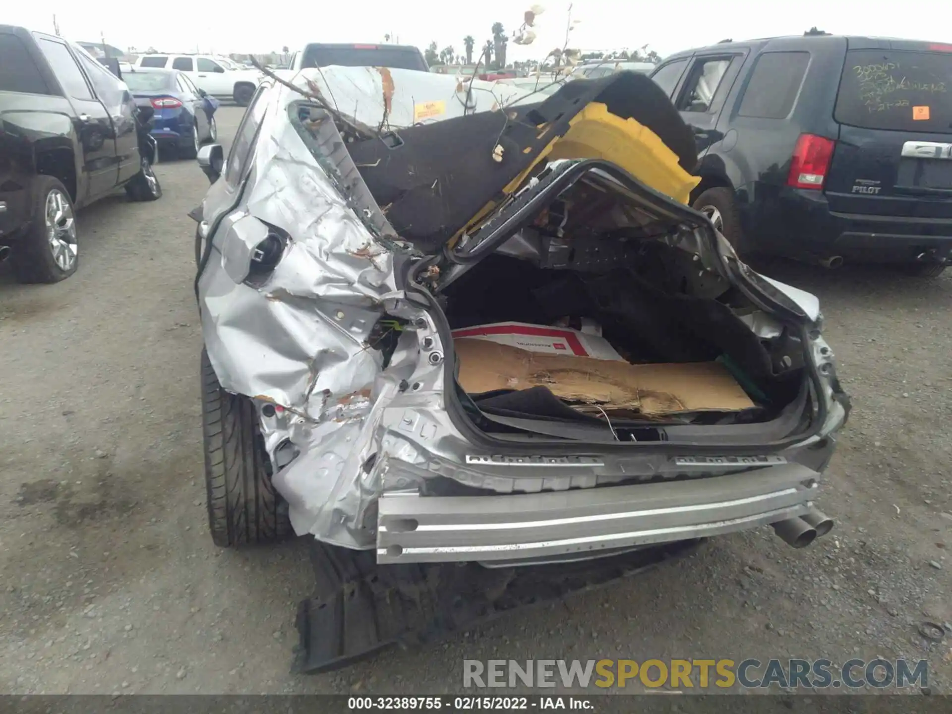 6 Photograph of a damaged car 4T1B11HK5KU717728 TOYOTA CAMRY 2019