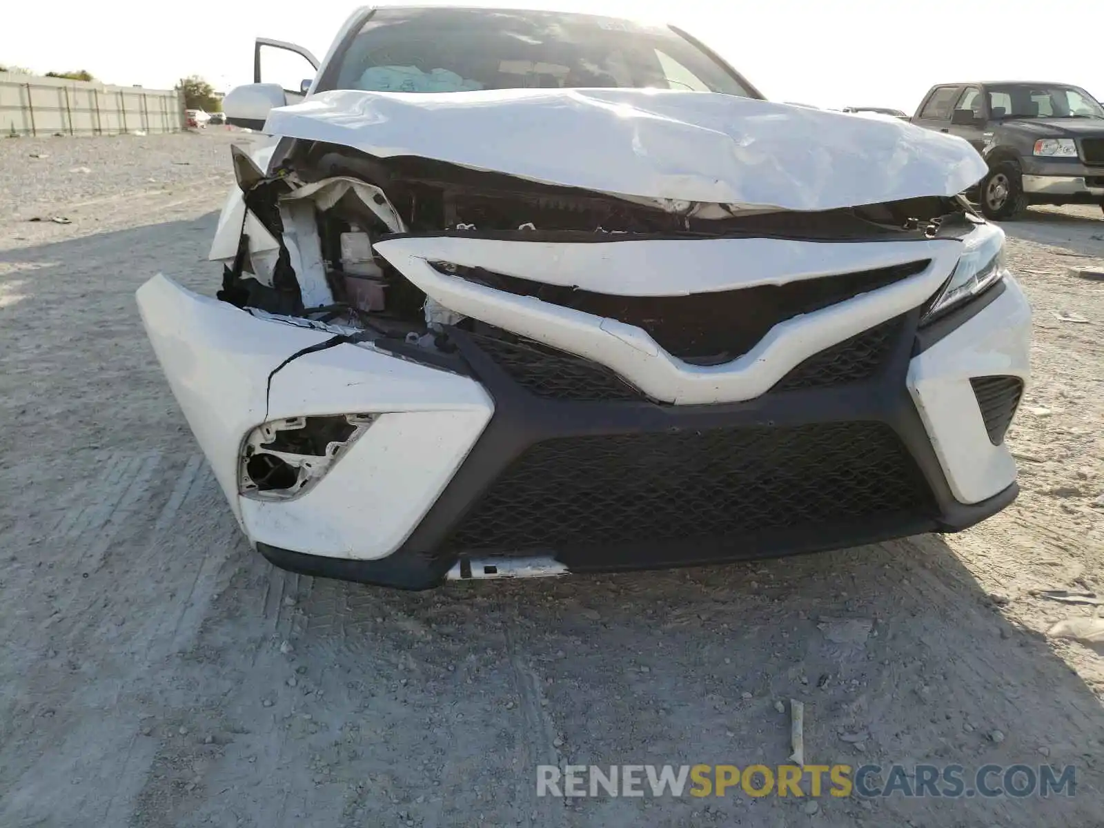 9 Photograph of a damaged car 4T1B11HK5KU717941 TOYOTA CAMRY 2019