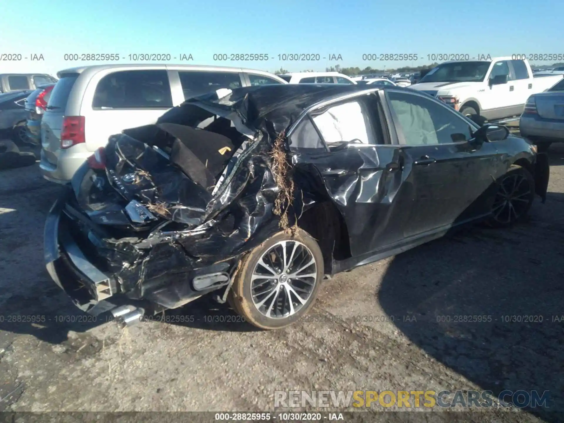 4 Photograph of a damaged car 4T1B11HK5KU718099 TOYOTA CAMRY 2019