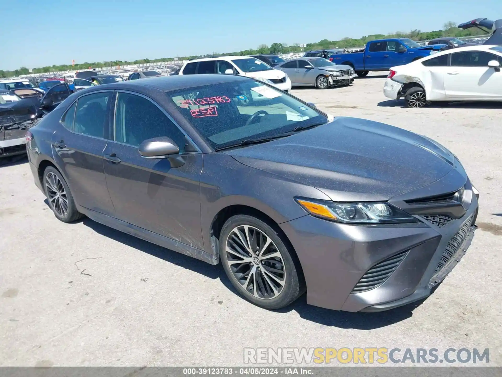 1 Photograph of a damaged car 4T1B11HK5KU718846 TOYOTA CAMRY 2019