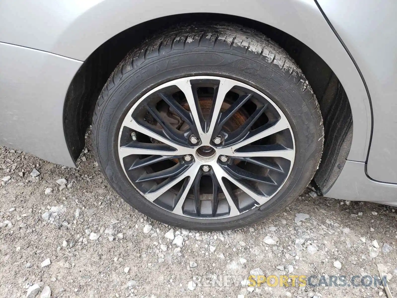 10 Photograph of a damaged car 4T1B11HK5KU718877 TOYOTA CAMRY 2019