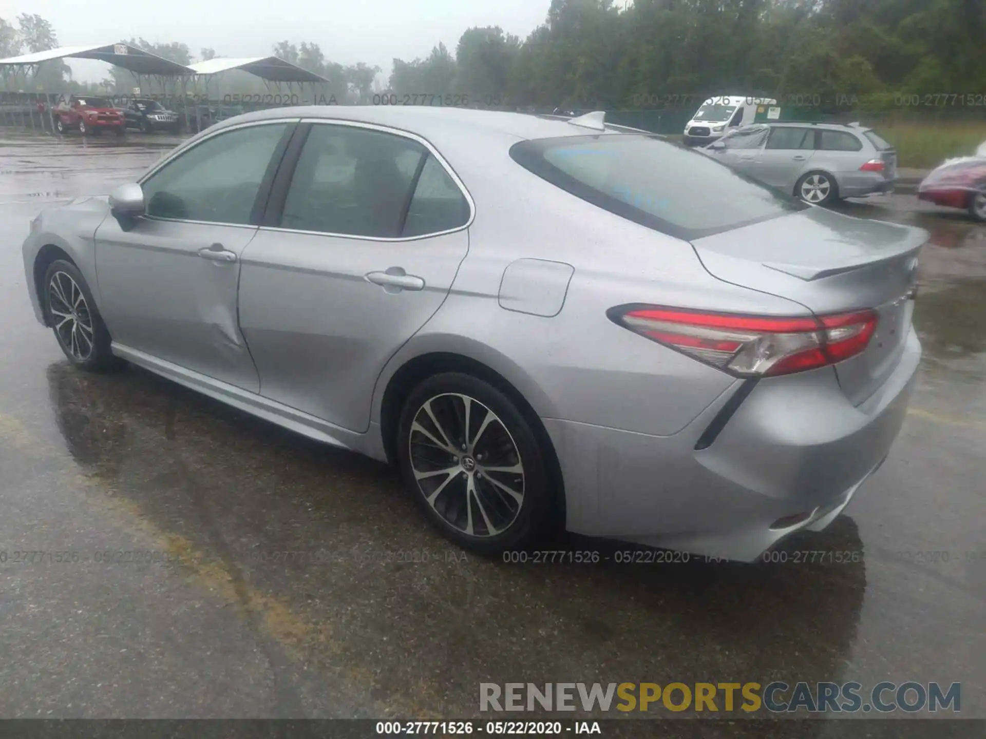 3 Photograph of a damaged car 4T1B11HK5KU719432 TOYOTA CAMRY 2019