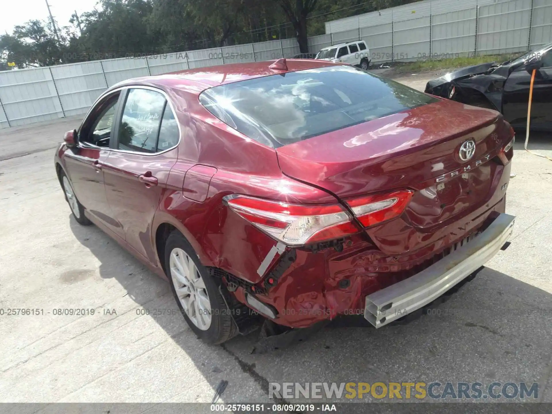 3 Photograph of a damaged car 4T1B11HK5KU720077 TOYOTA CAMRY 2019