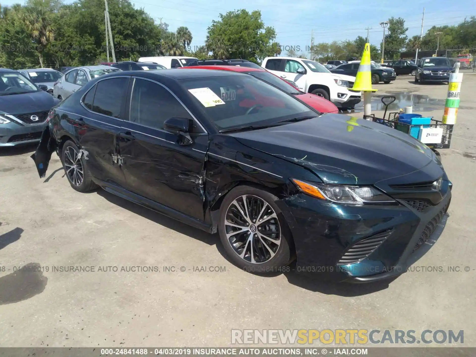 1 Photograph of a damaged car 4T1B11HK5KU720337 TOYOTA CAMRY 2019