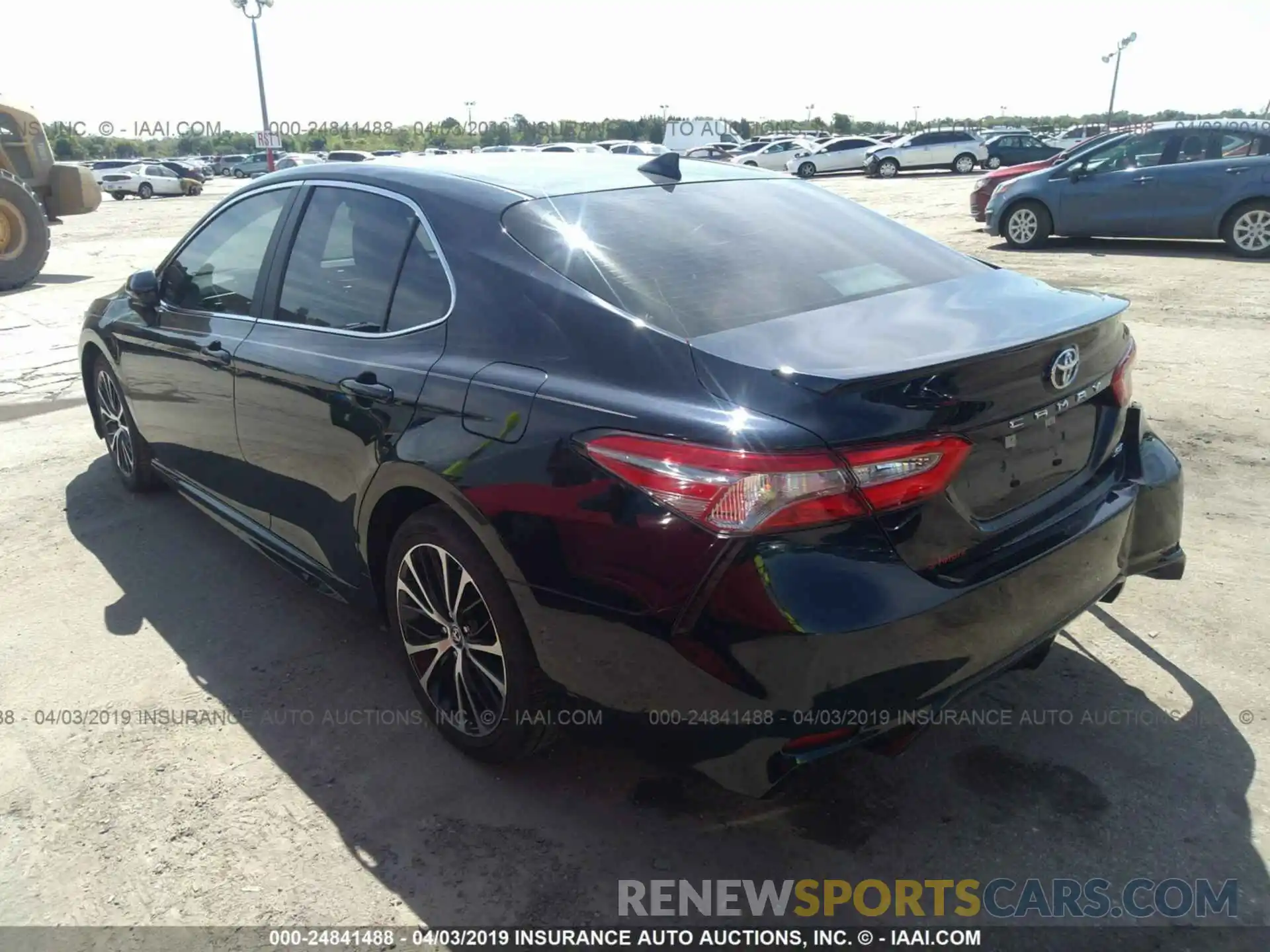 3 Photograph of a damaged car 4T1B11HK5KU720337 TOYOTA CAMRY 2019