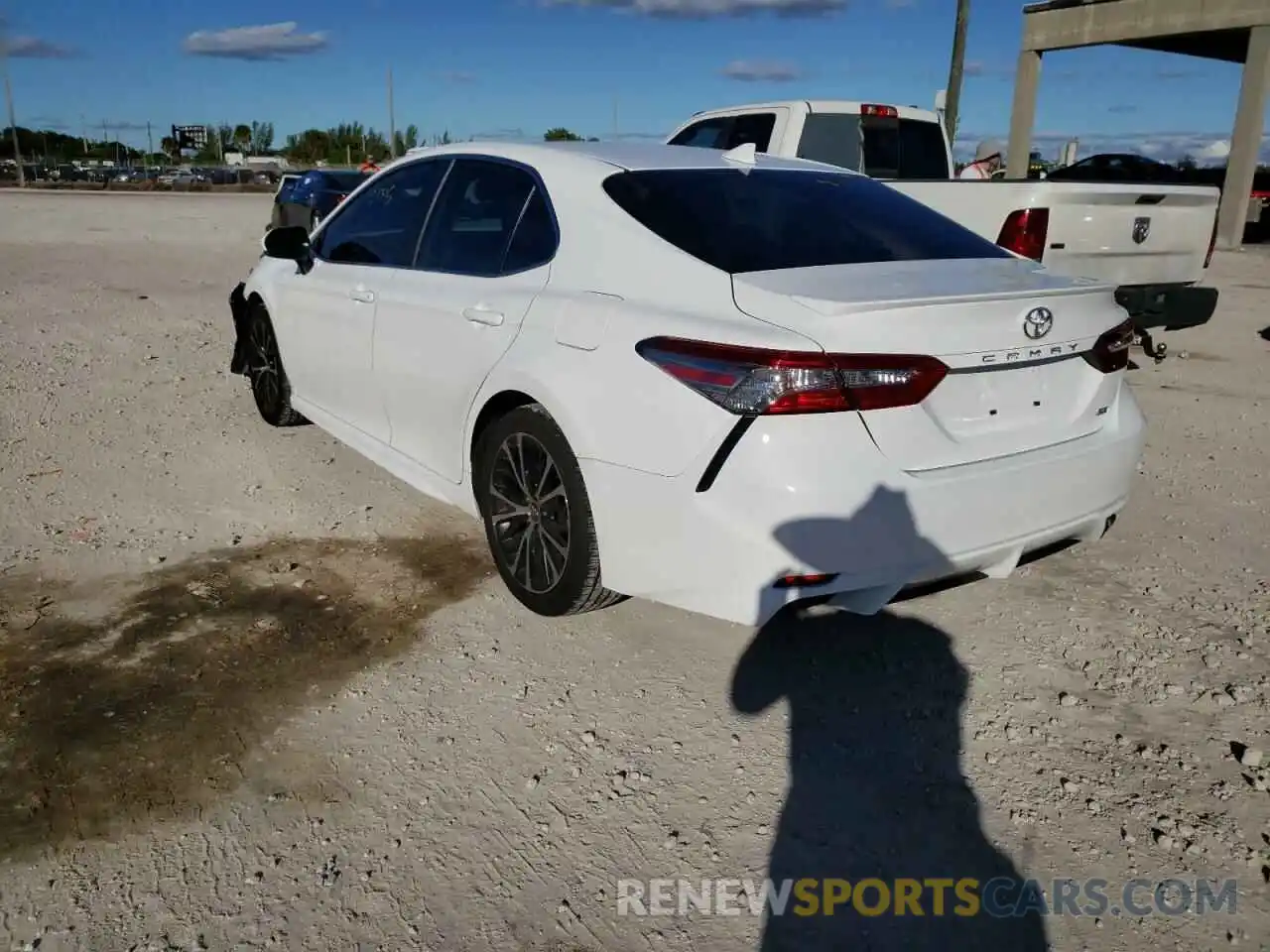 3 Photograph of a damaged car 4T1B11HK5KU721021 TOYOTA CAMRY 2019