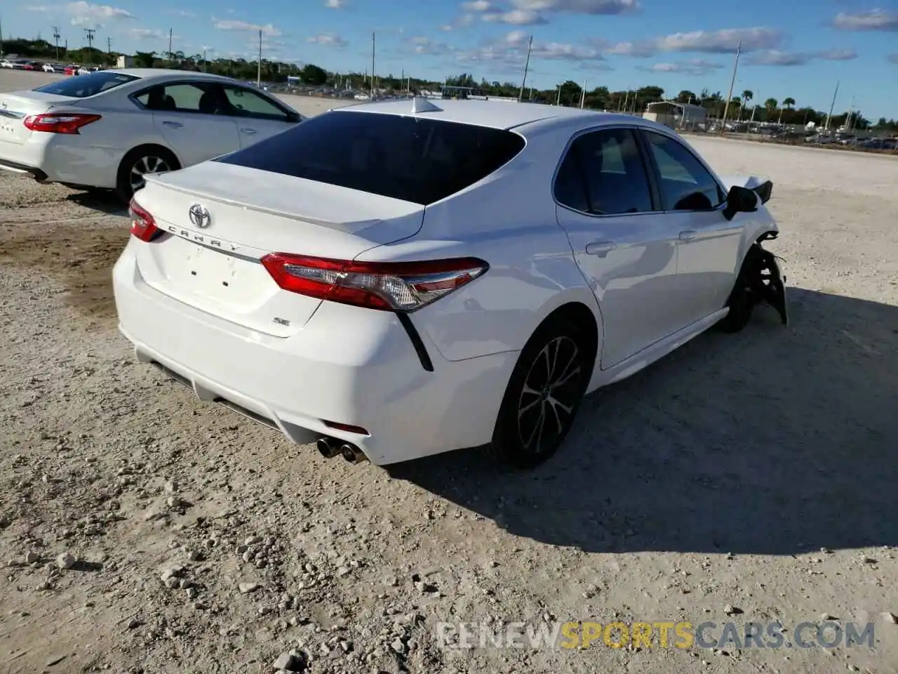 4 Photograph of a damaged car 4T1B11HK5KU721021 TOYOTA CAMRY 2019