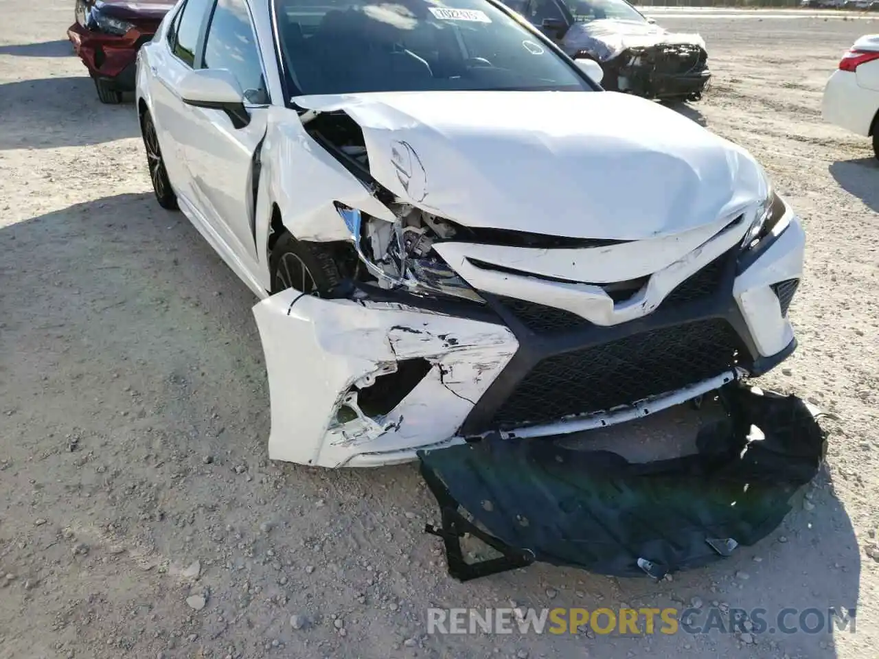 9 Photograph of a damaged car 4T1B11HK5KU721021 TOYOTA CAMRY 2019