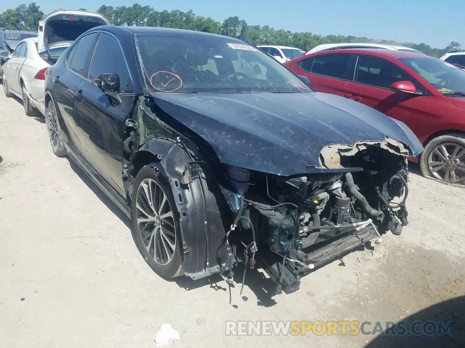 1 Photograph of a damaged car 4T1B11HK5KU721133 TOYOTA CAMRY 2019