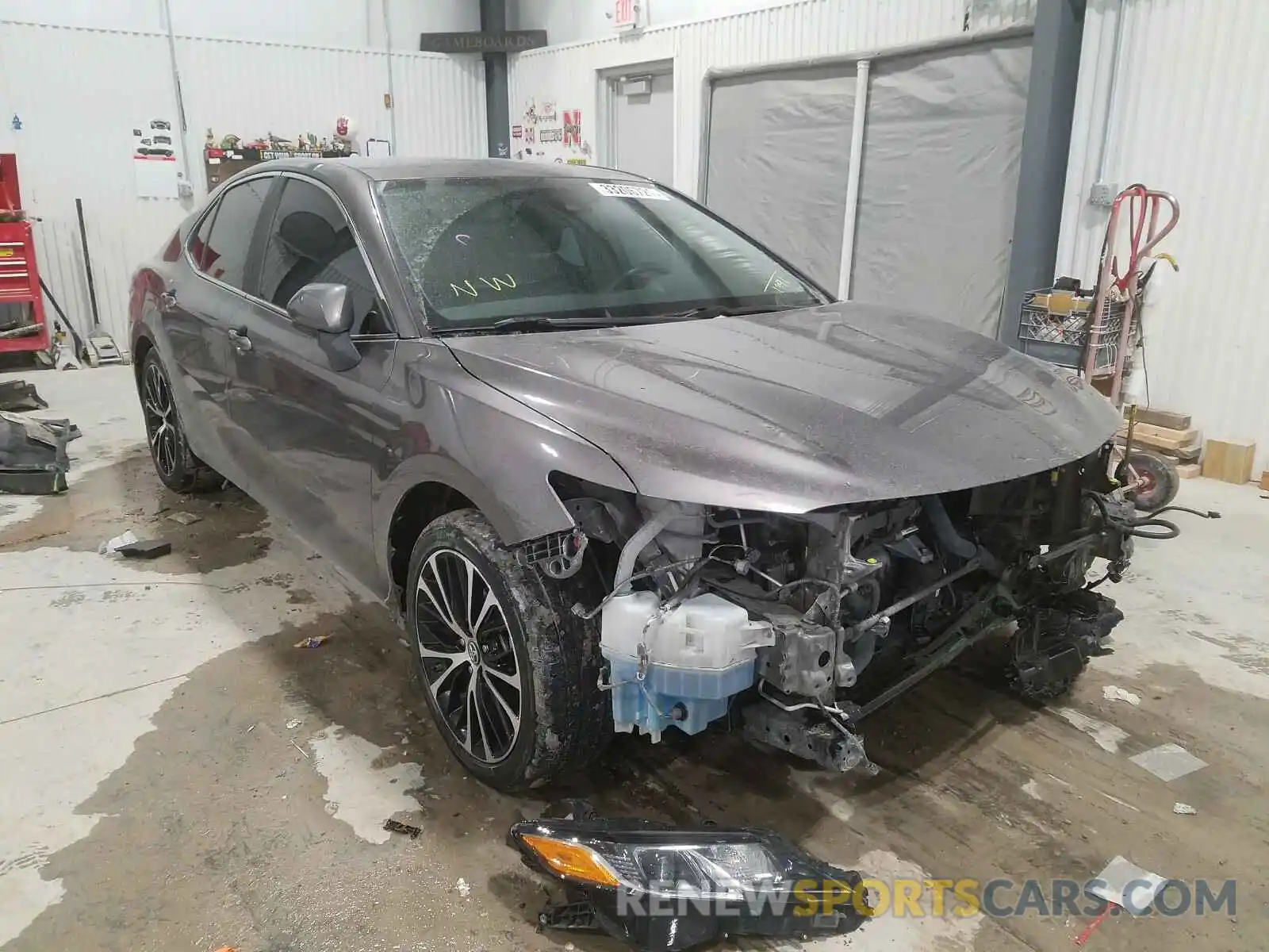 1 Photograph of a damaged car 4T1B11HK5KU721391 TOYOTA CAMRY 2019