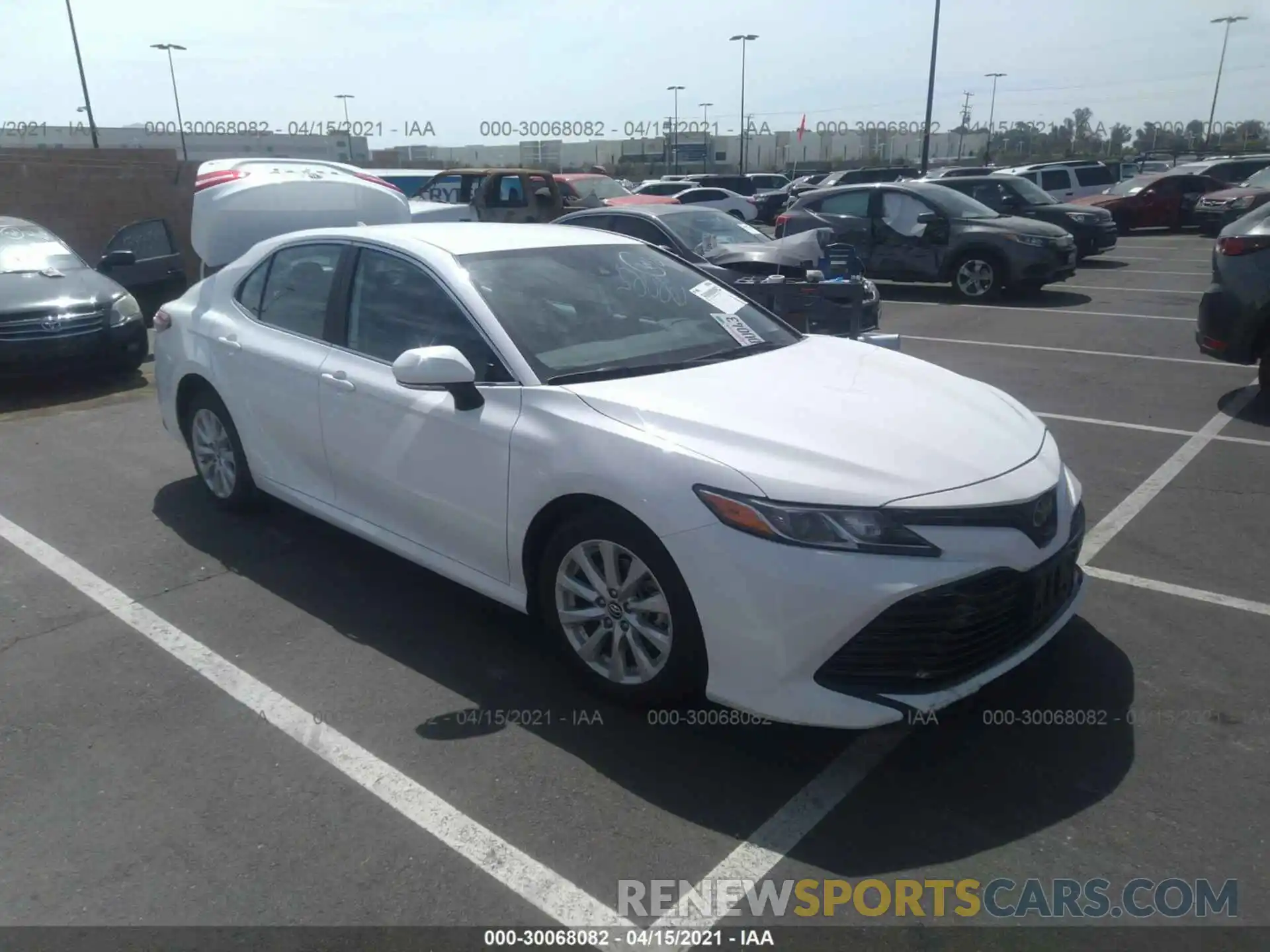 1 Photograph of a damaged car 4T1B11HK5KU721715 TOYOTA CAMRY 2019