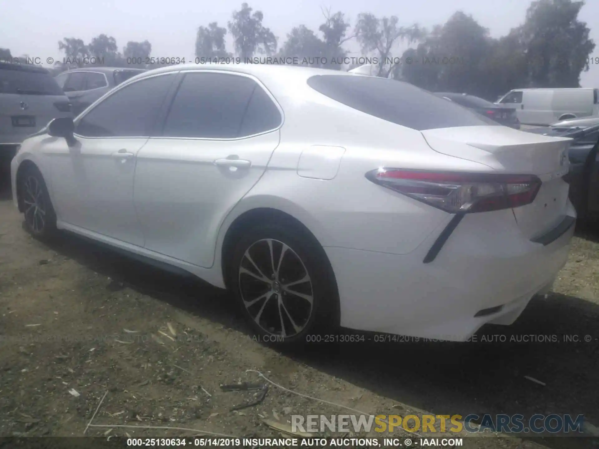 3 Photograph of a damaged car 4T1B11HK5KU721830 TOYOTA CAMRY 2019