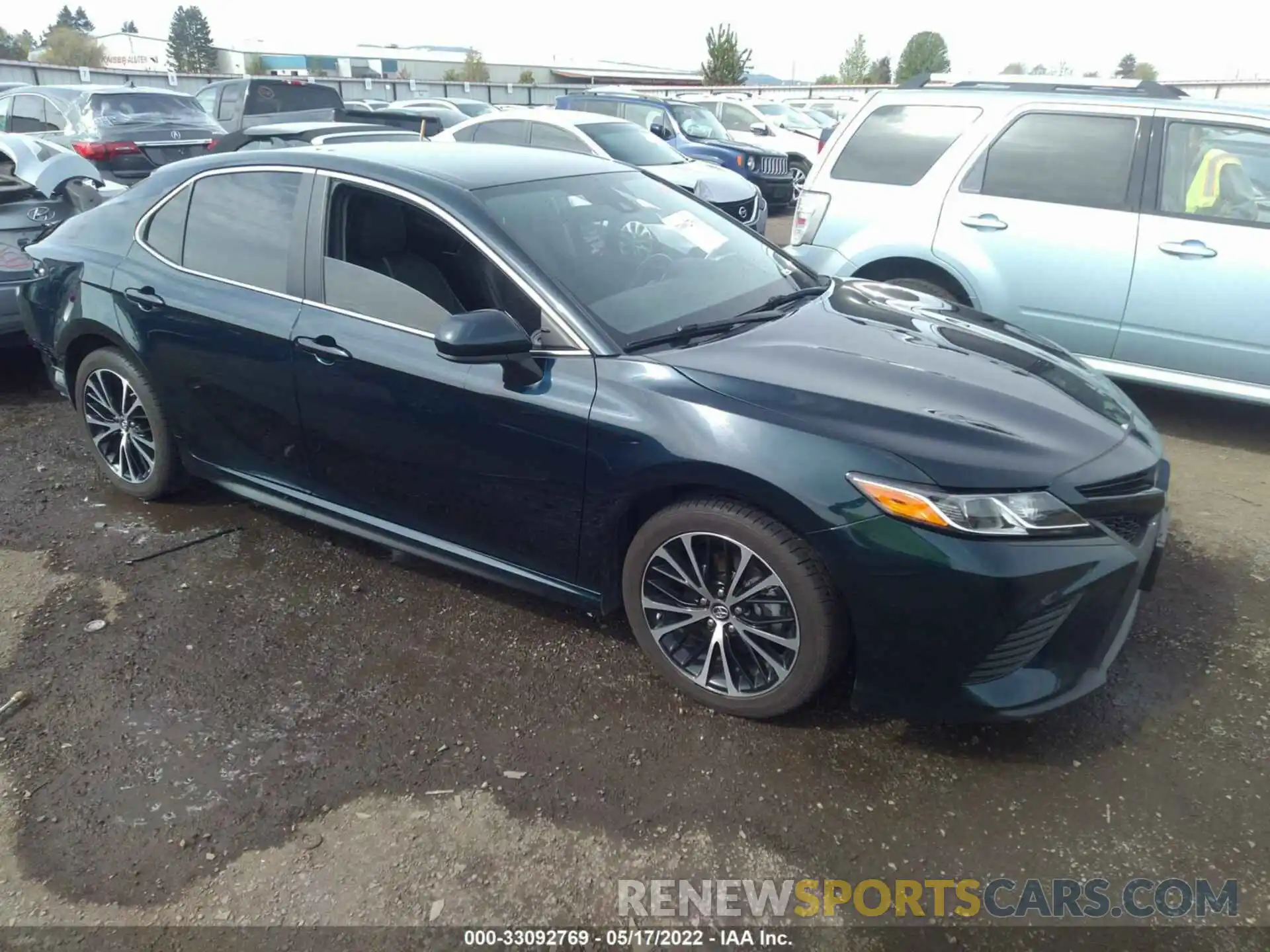 1 Photograph of a damaged car 4T1B11HK5KU722556 TOYOTA CAMRY 2019