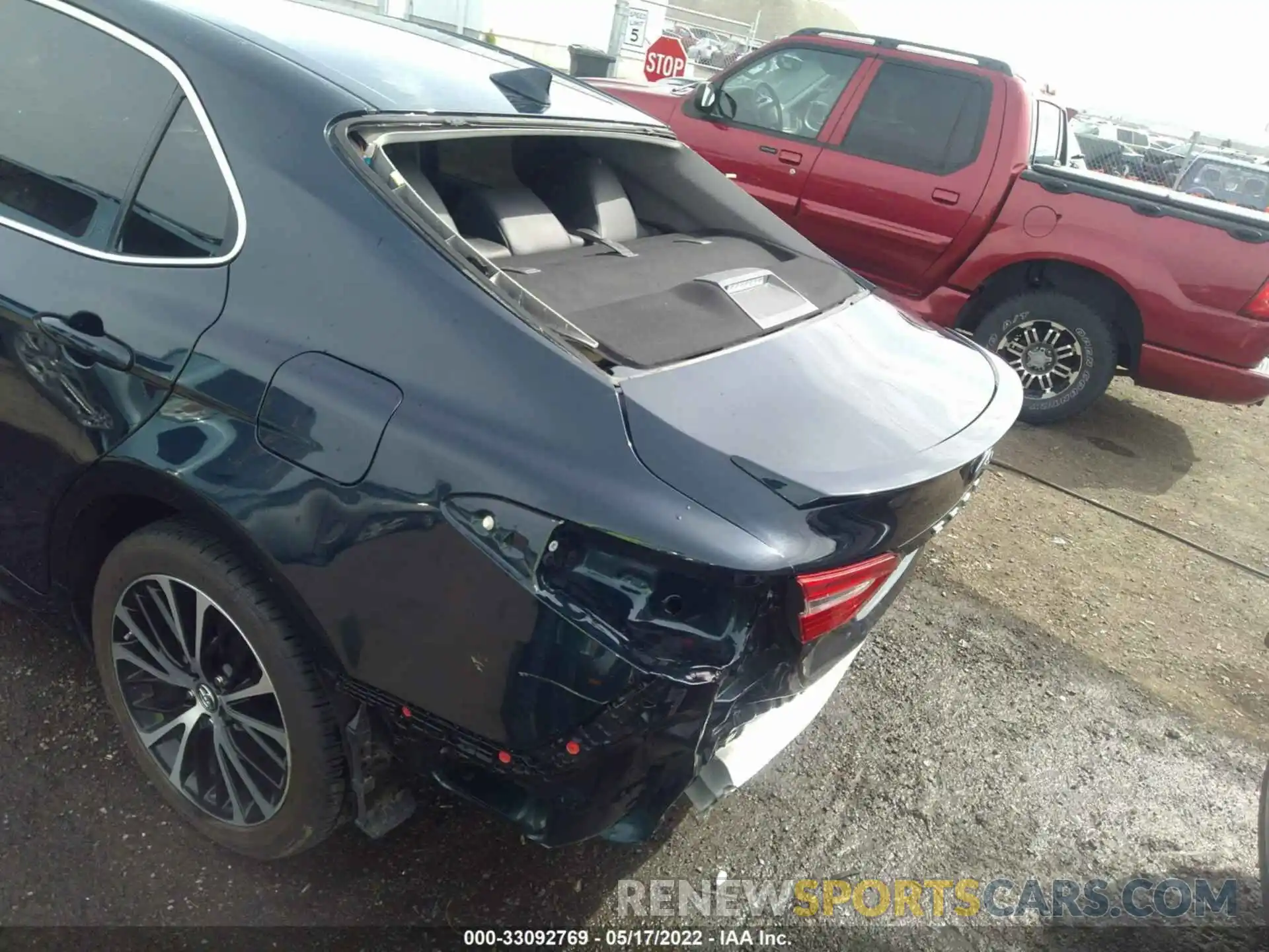 6 Photograph of a damaged car 4T1B11HK5KU722556 TOYOTA CAMRY 2019